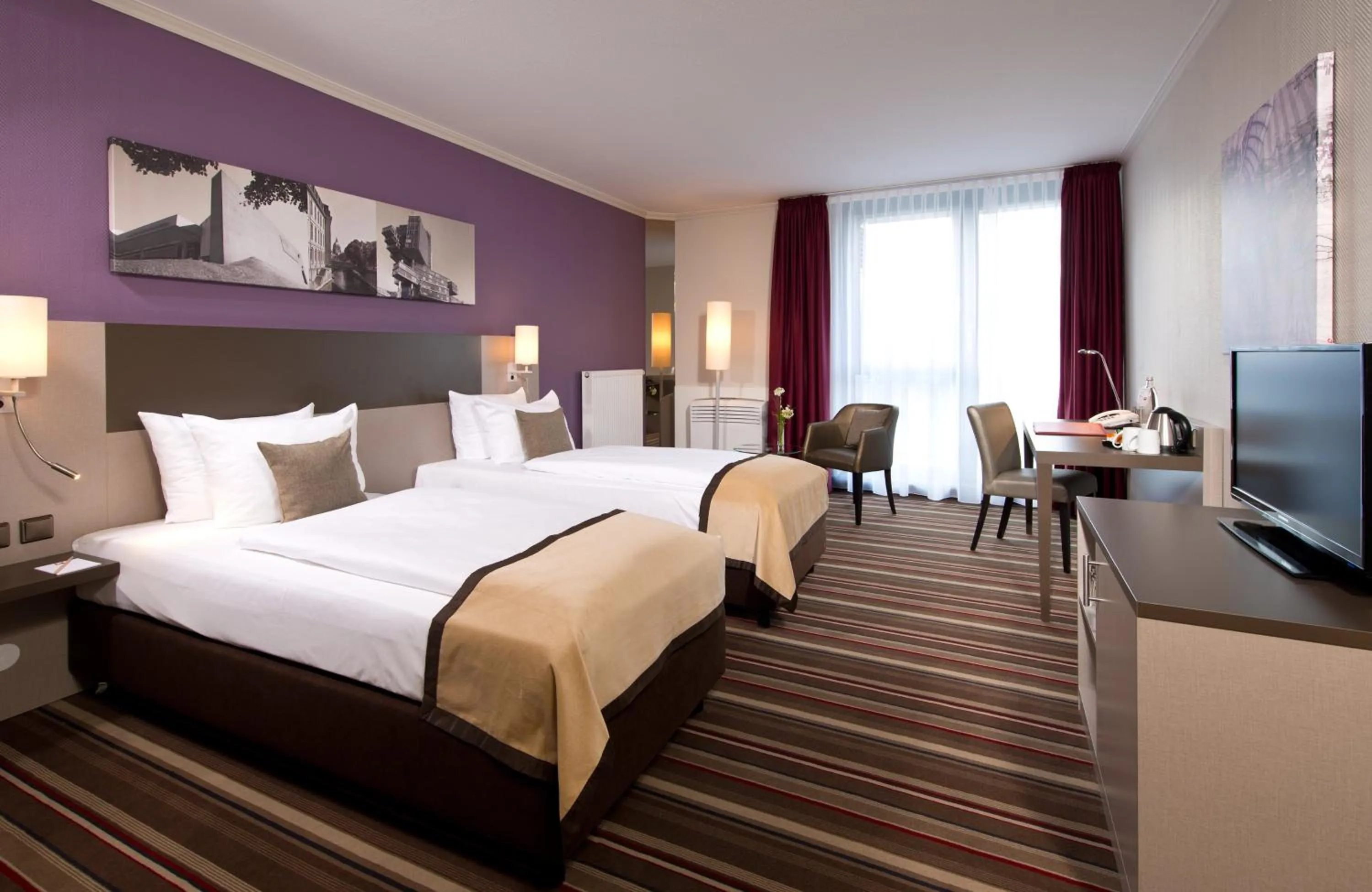 Photo of the whole room, Bed in Leonardo Hotel Hannover Airport