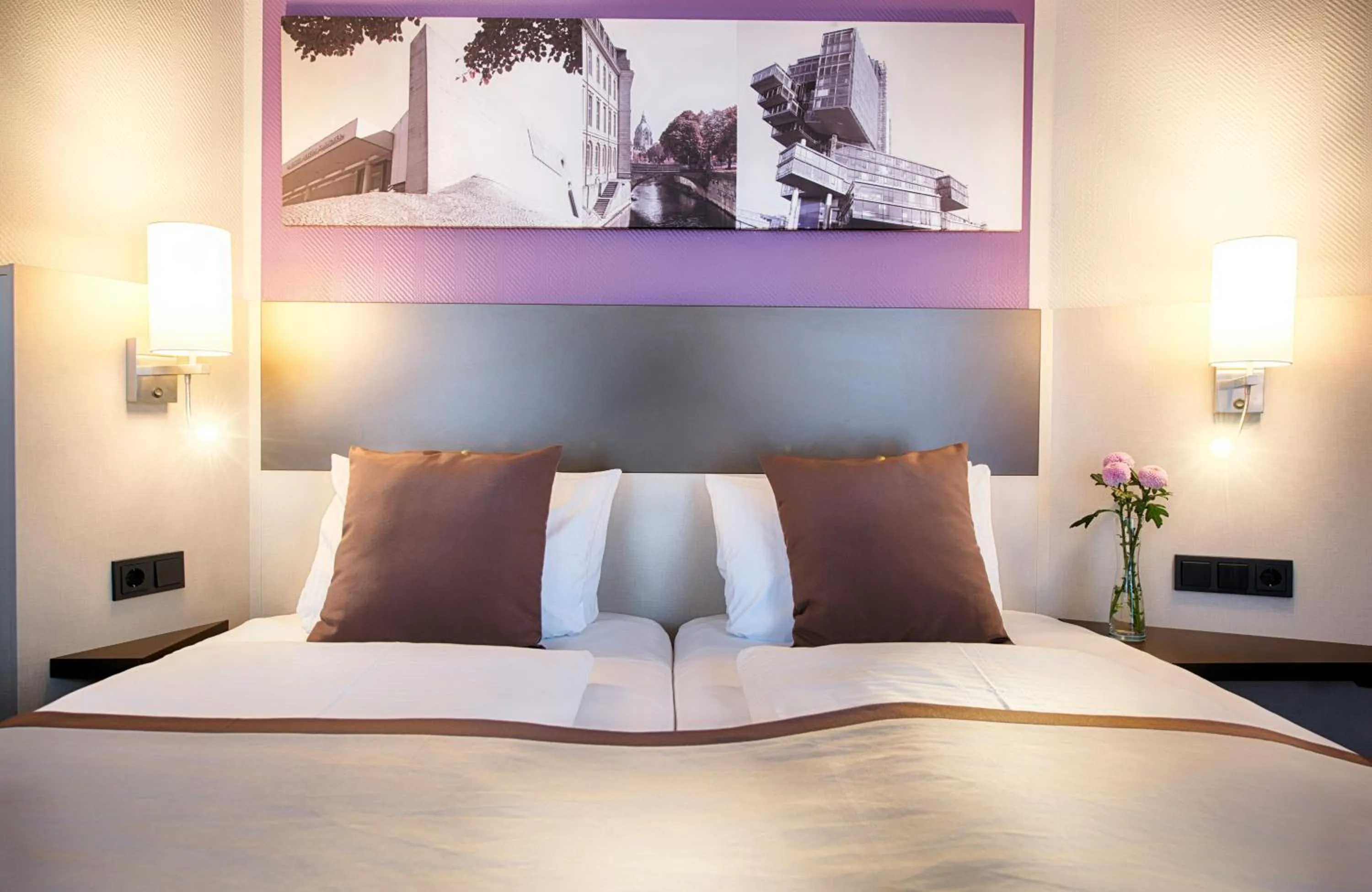 Bedroom, Bed in Leonardo Hotel Hannover Airport