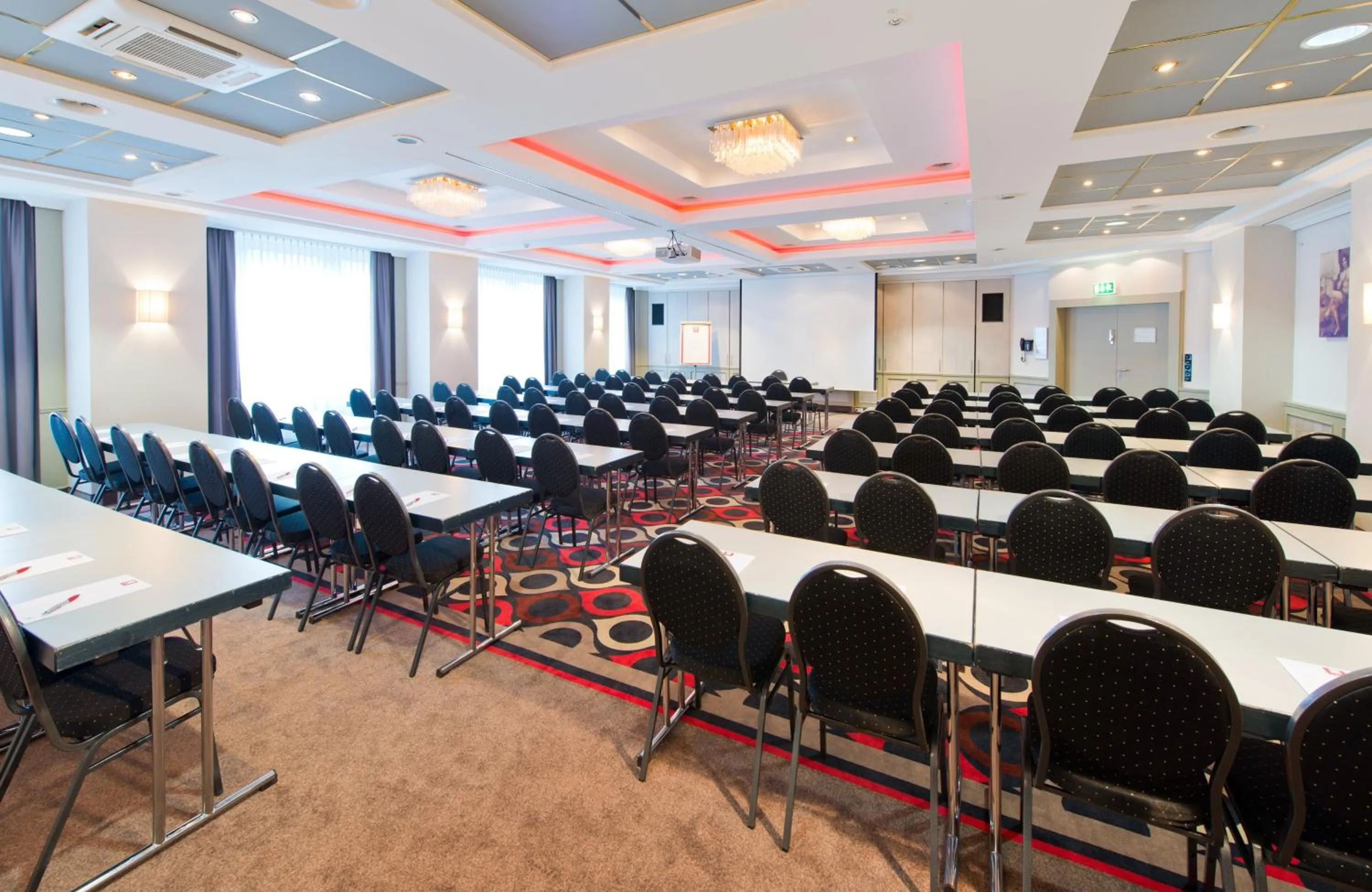 Meeting/conference room in Leonardo Hotel Hannover Airport