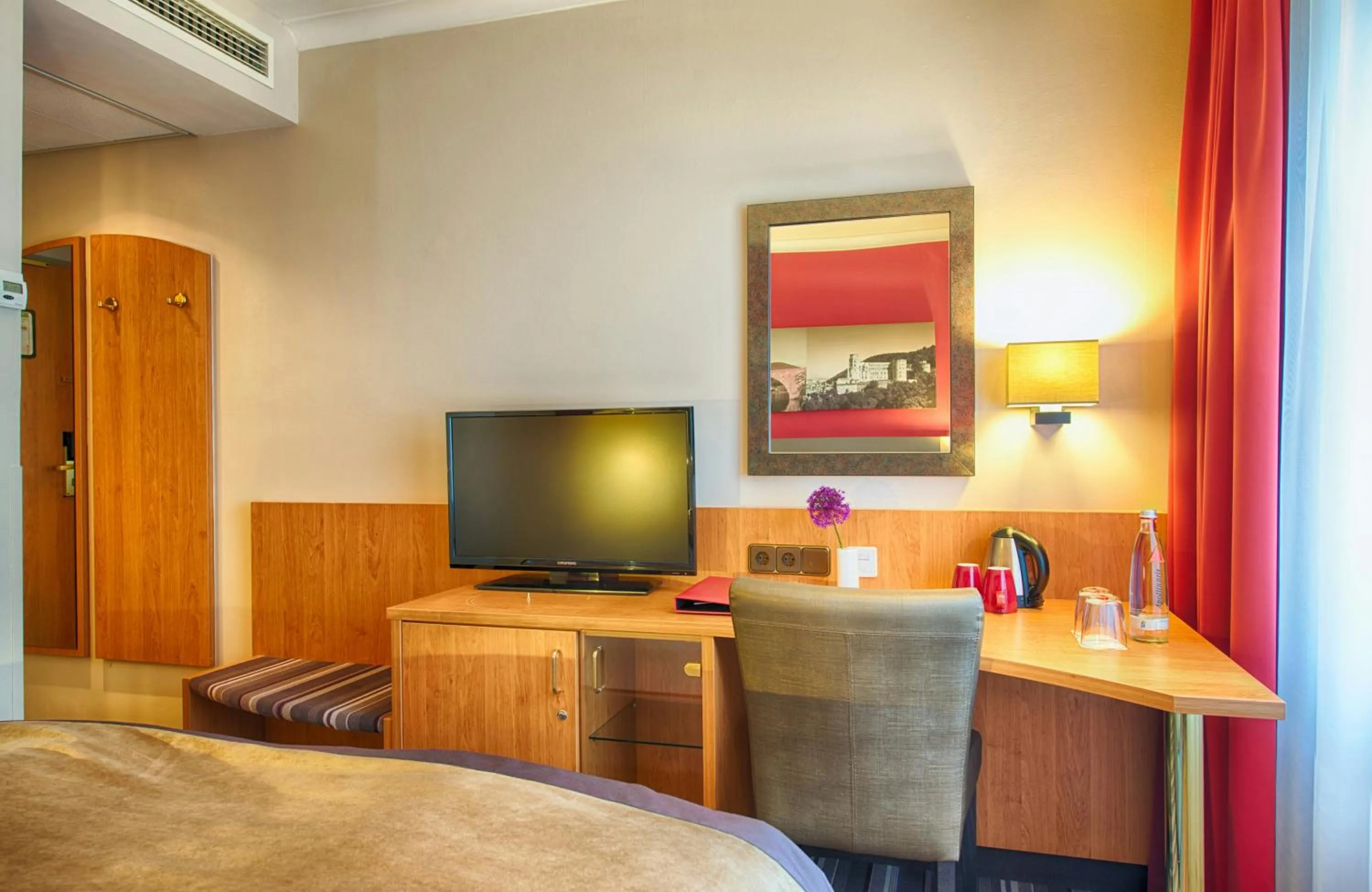 Photo of the whole room, Bed in Leonardo Hotel Heidelberg