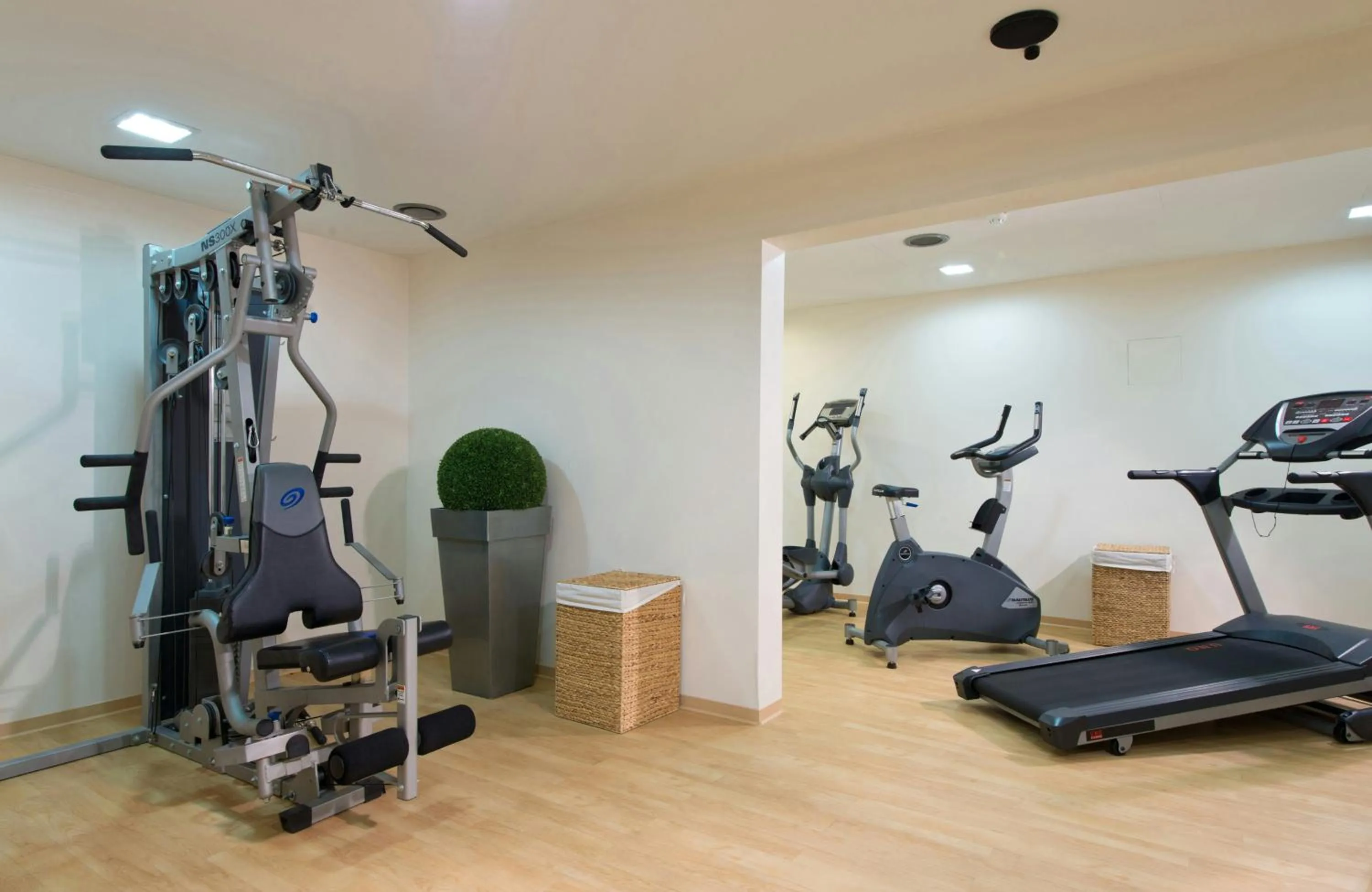 Fitness centre/facilities in Leonardo Hotel Heidelberg