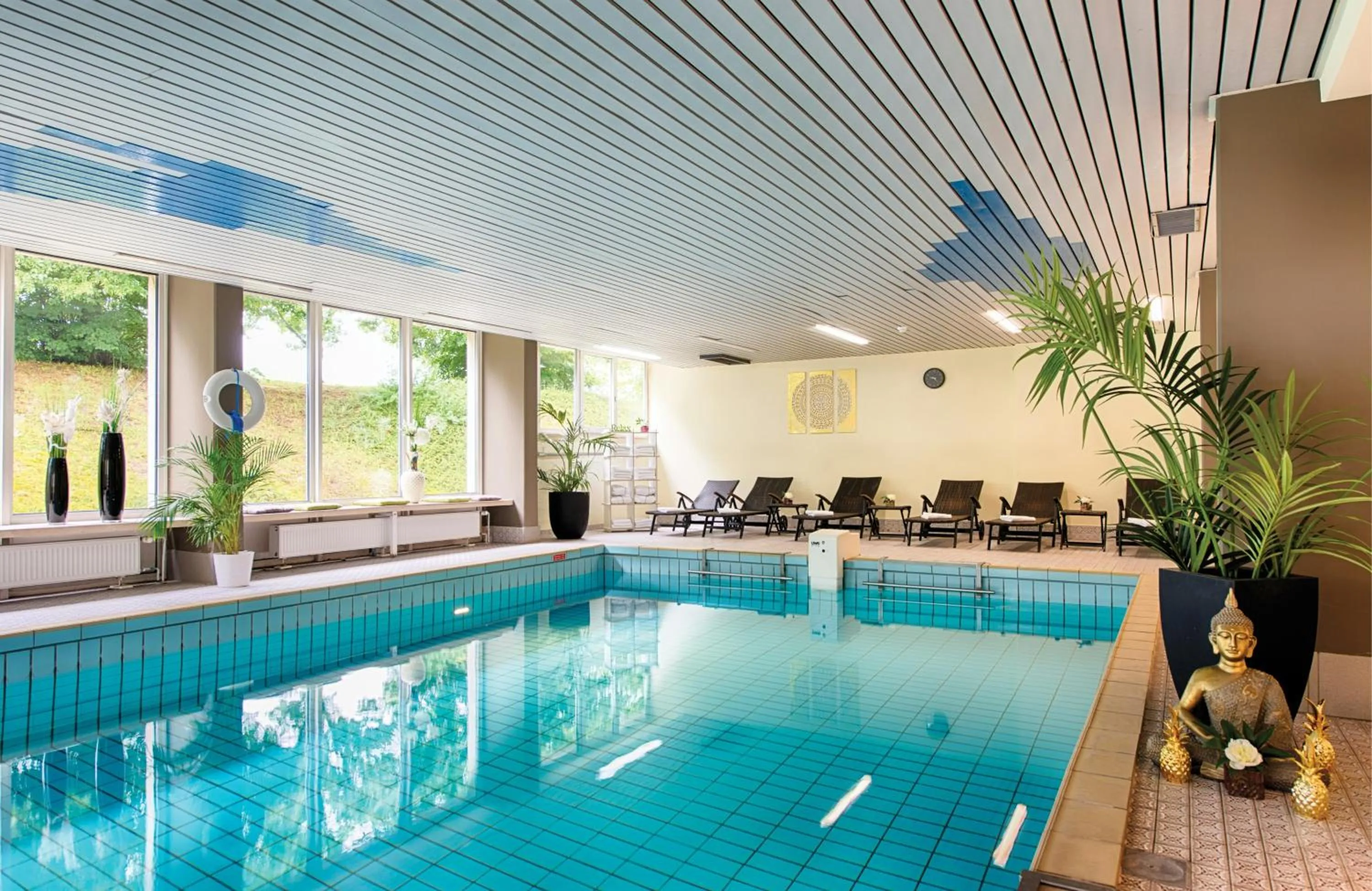 Swimming pool in Leonardo Hotel Heidelberg Walldorf