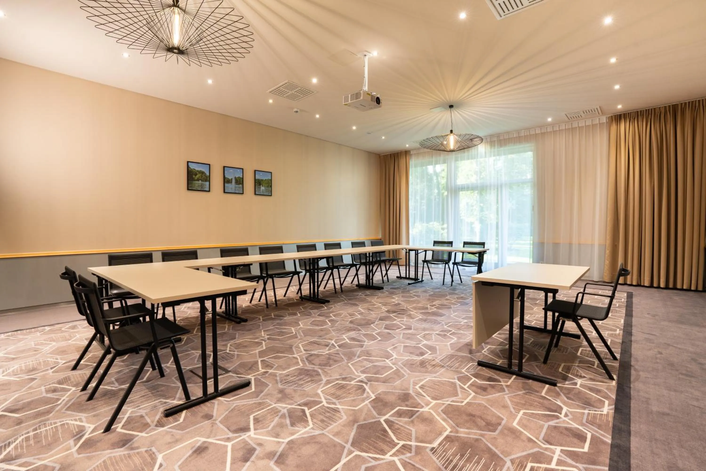 Meeting/conference room in Leonardo Royal Hotel Köln - Am Stadtwald