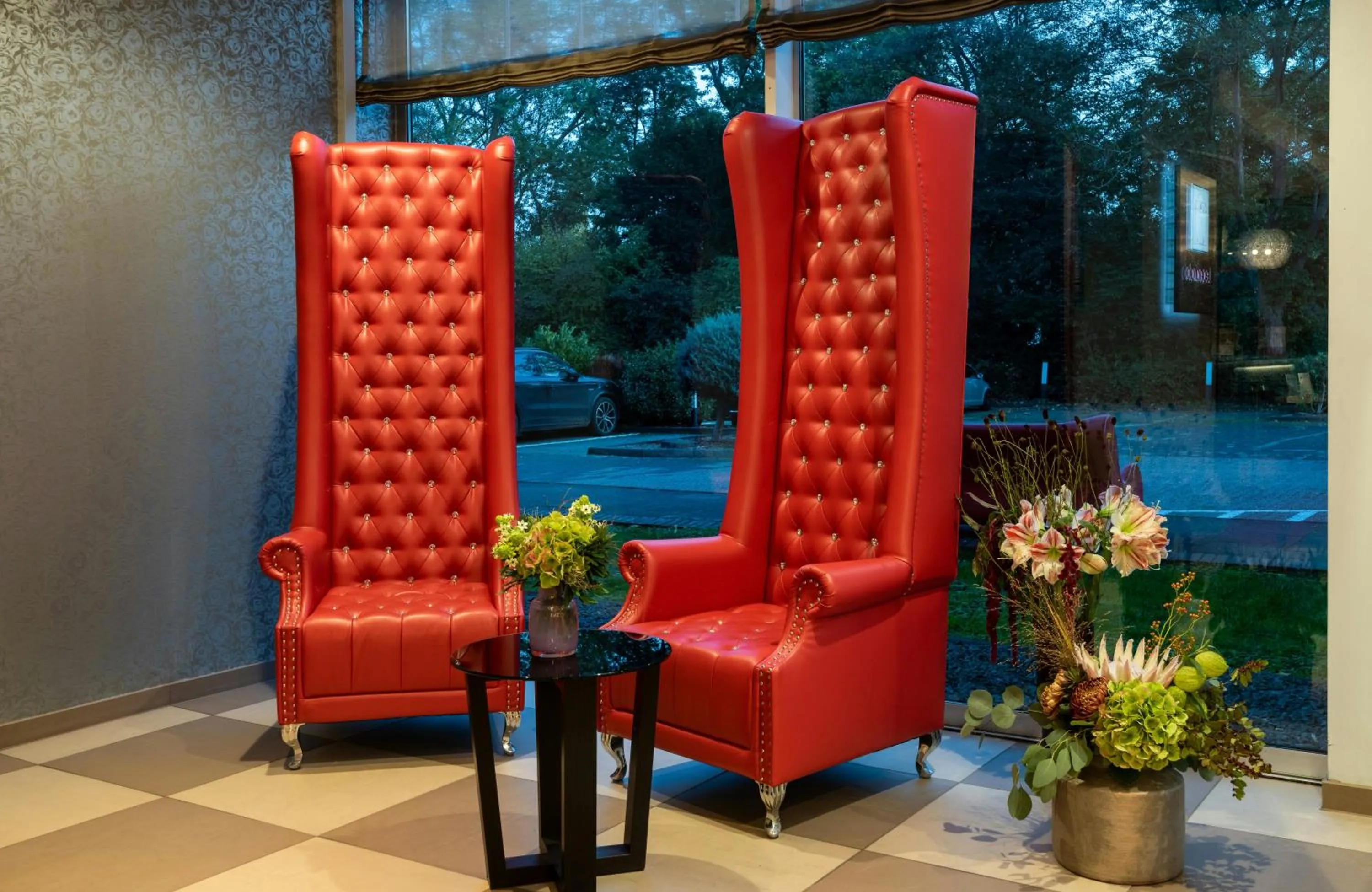 Lobby or reception in Leonardo Royal Hotel Köln - Am Stadtwald