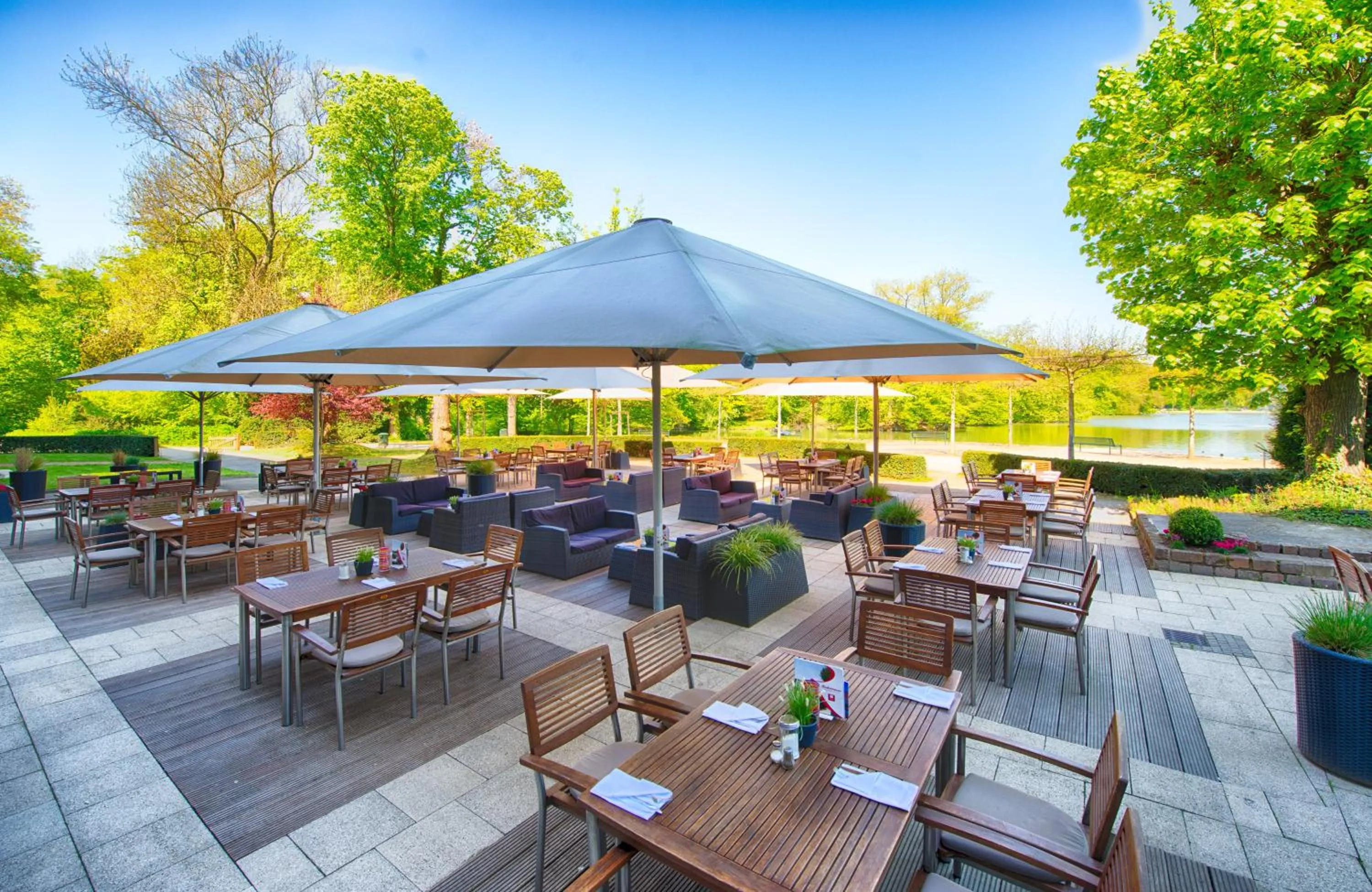 Balcony/Terrace in Leonardo Royal Hotel Köln - Am Stadtwald