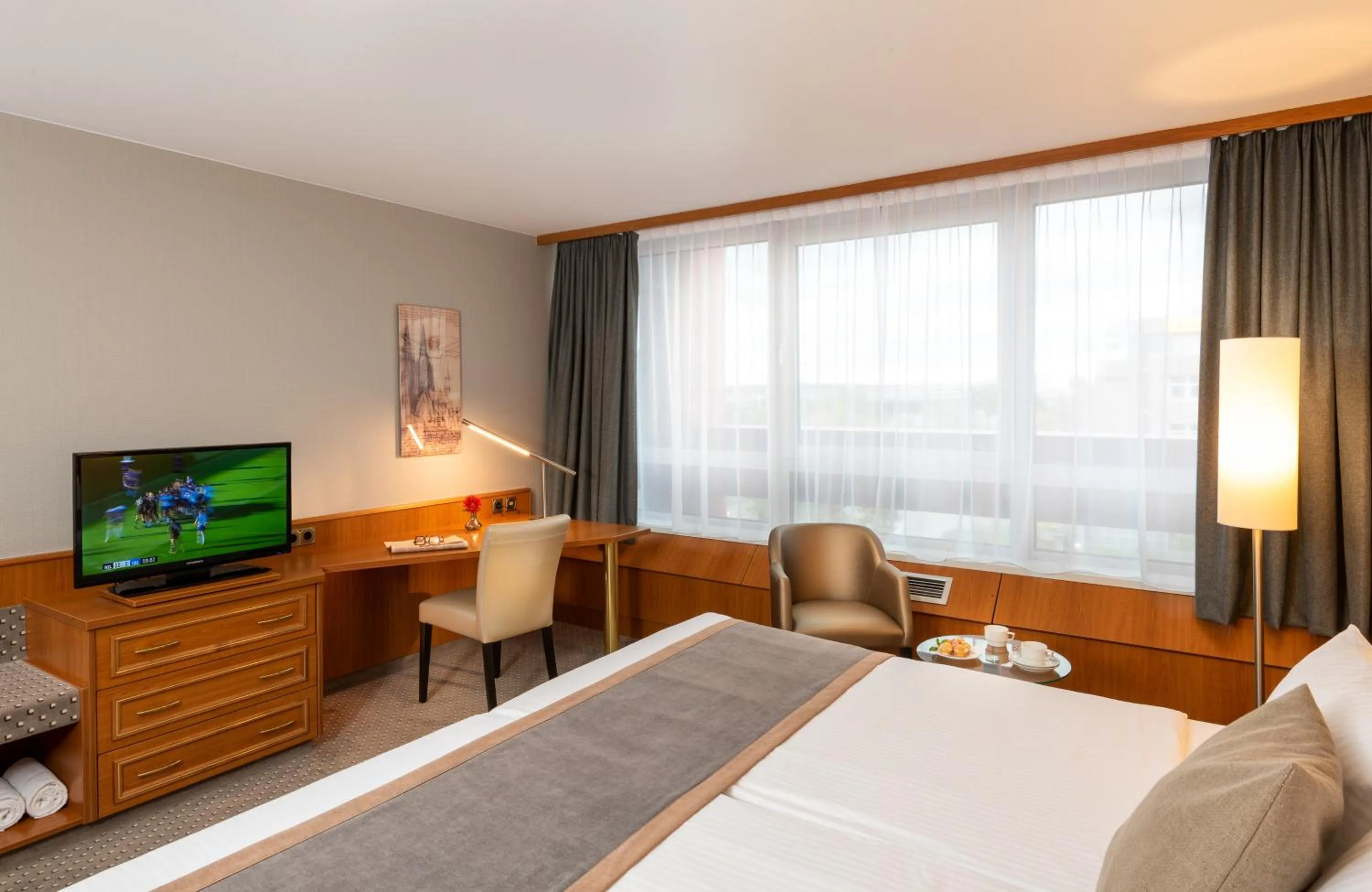 Bed in Leonardo Hotel Köln Bonn Airport