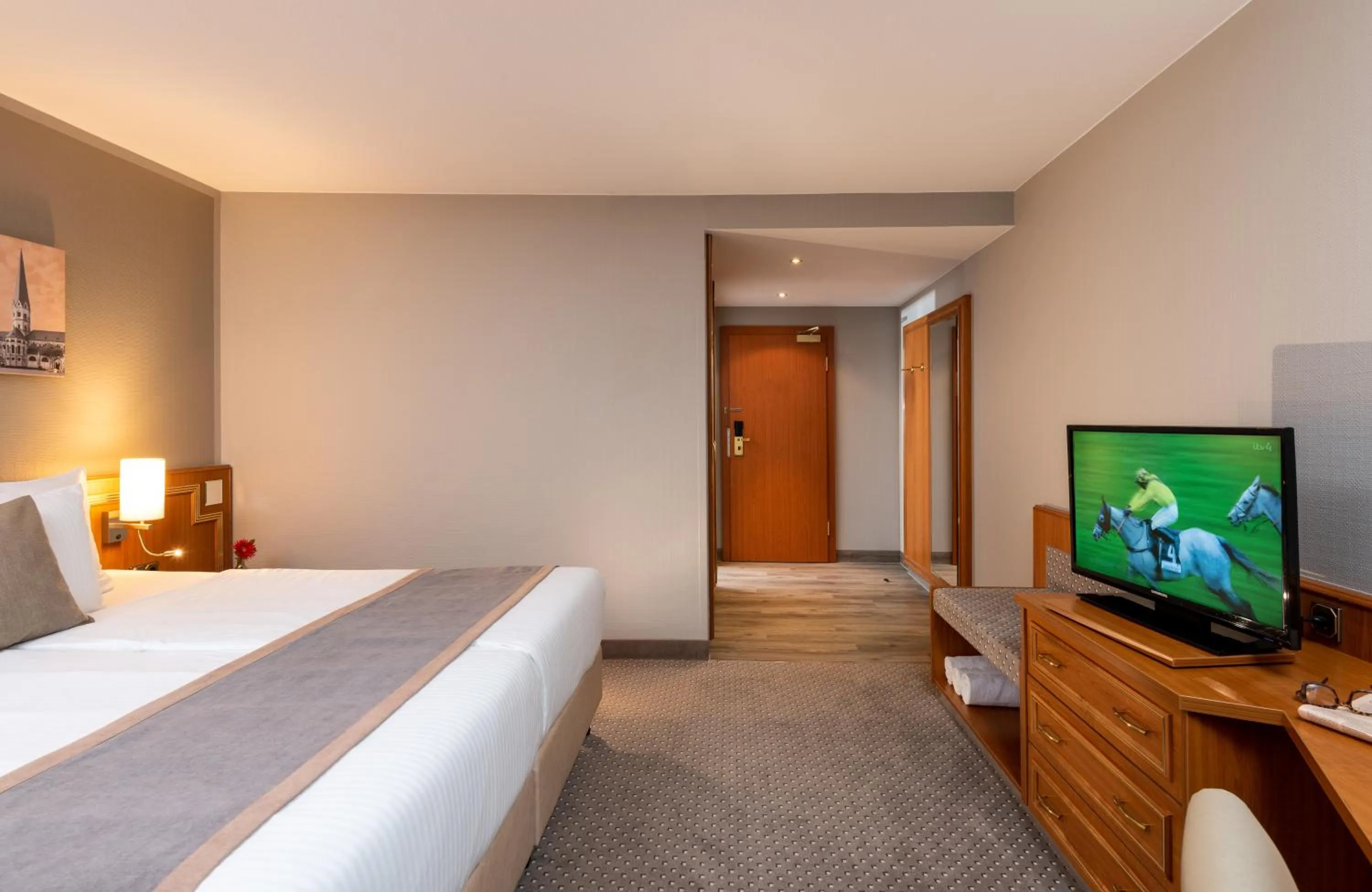 Bed in Leonardo Hotel Köln Bonn Airport