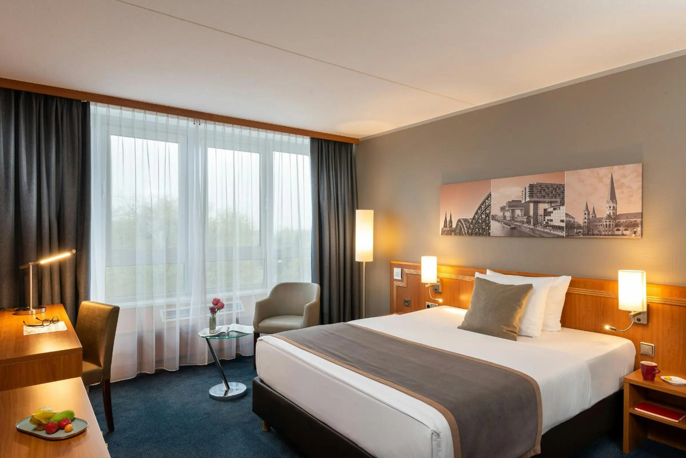 Bedroom, Bed in Leonardo Hotel Köln Bonn Airport