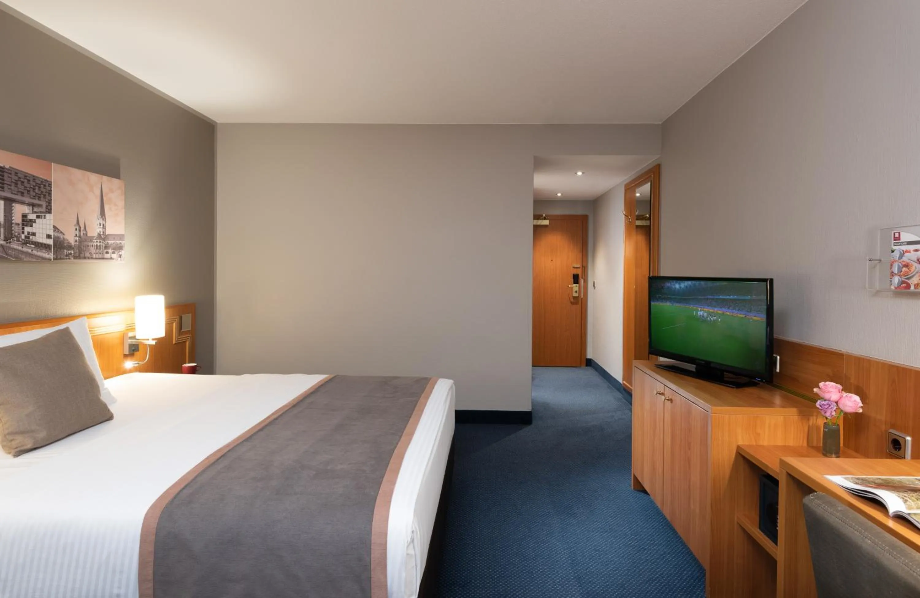 Bed in Leonardo Hotel Köln Bonn Airport