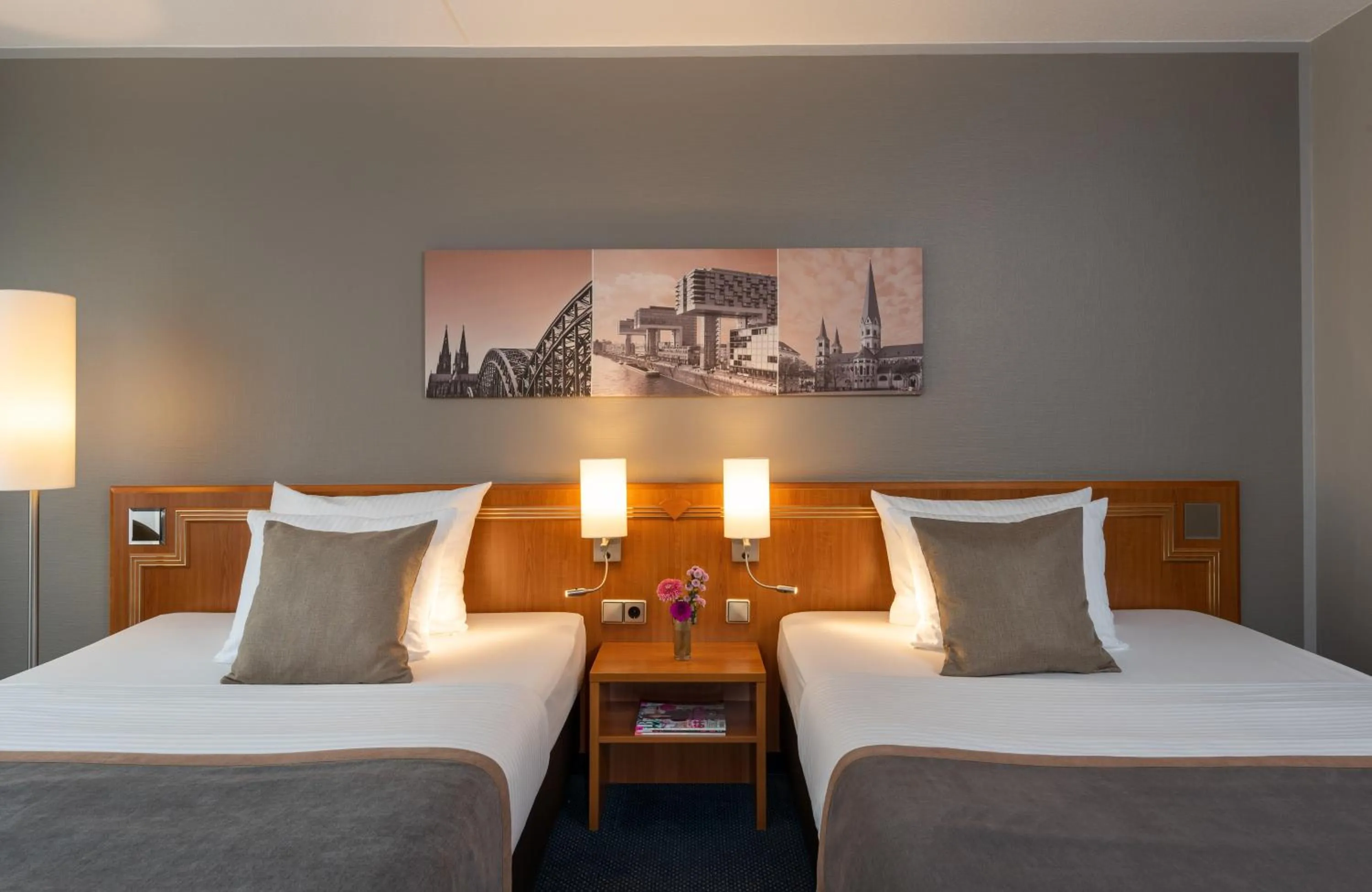 Bed in Leonardo Hotel Köln Bonn Airport