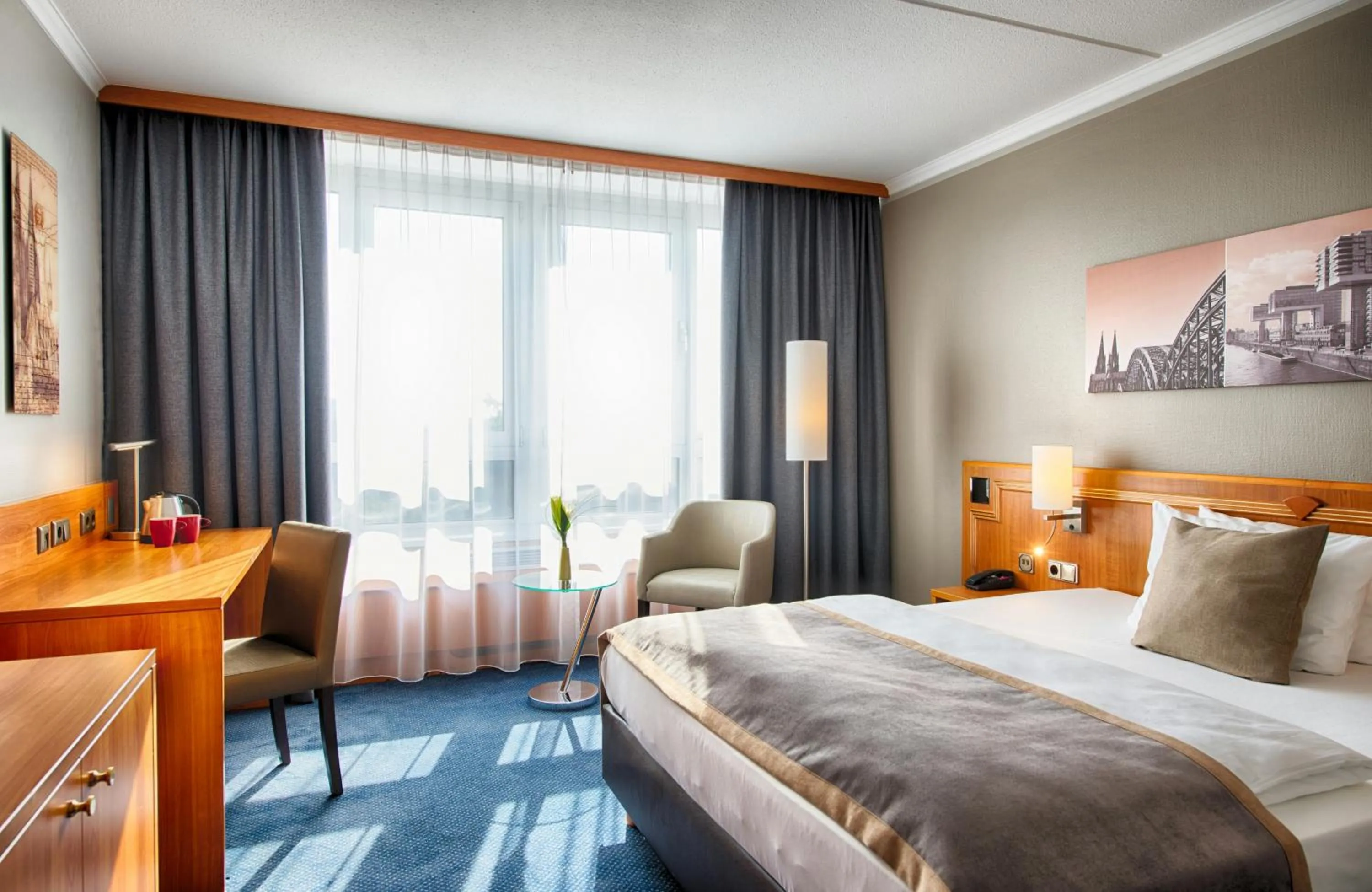 Bedroom, Bed in Leonardo Hotel Köln Bonn Airport