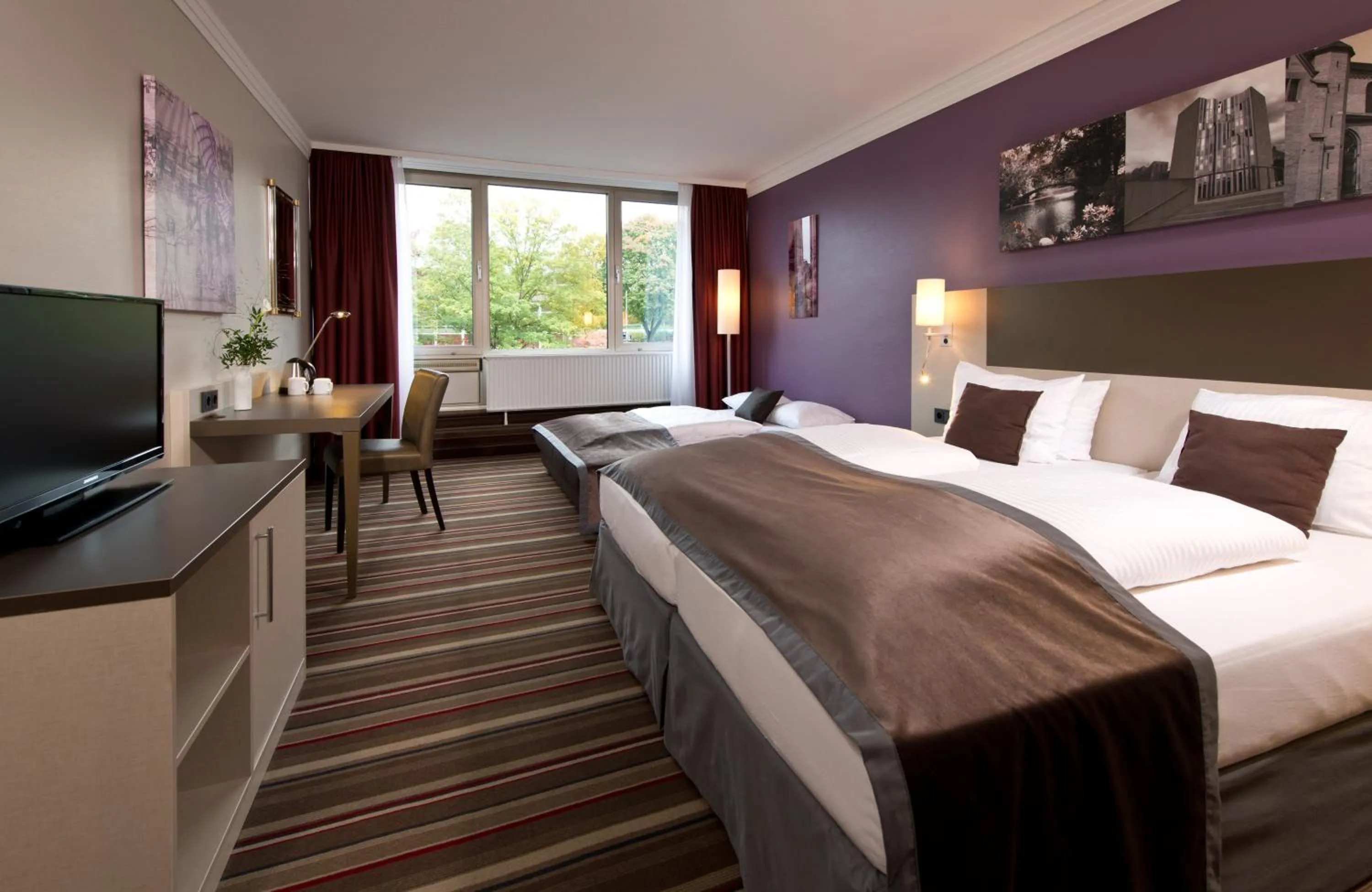 Bedroom, Bed in Leonardo Hotel Mönchengladbach