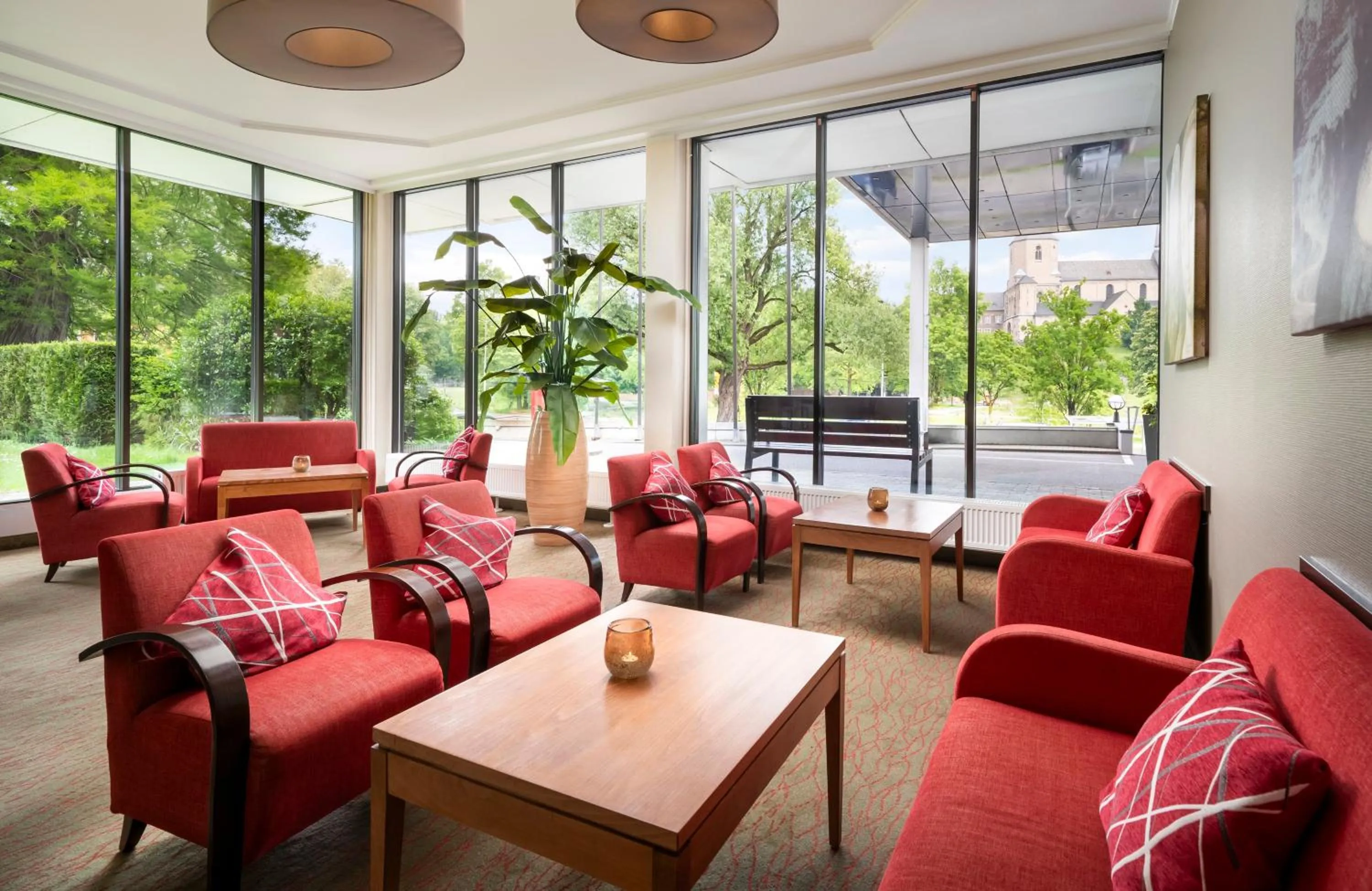 Lobby or reception in Leonardo Hotel Mönchengladbach