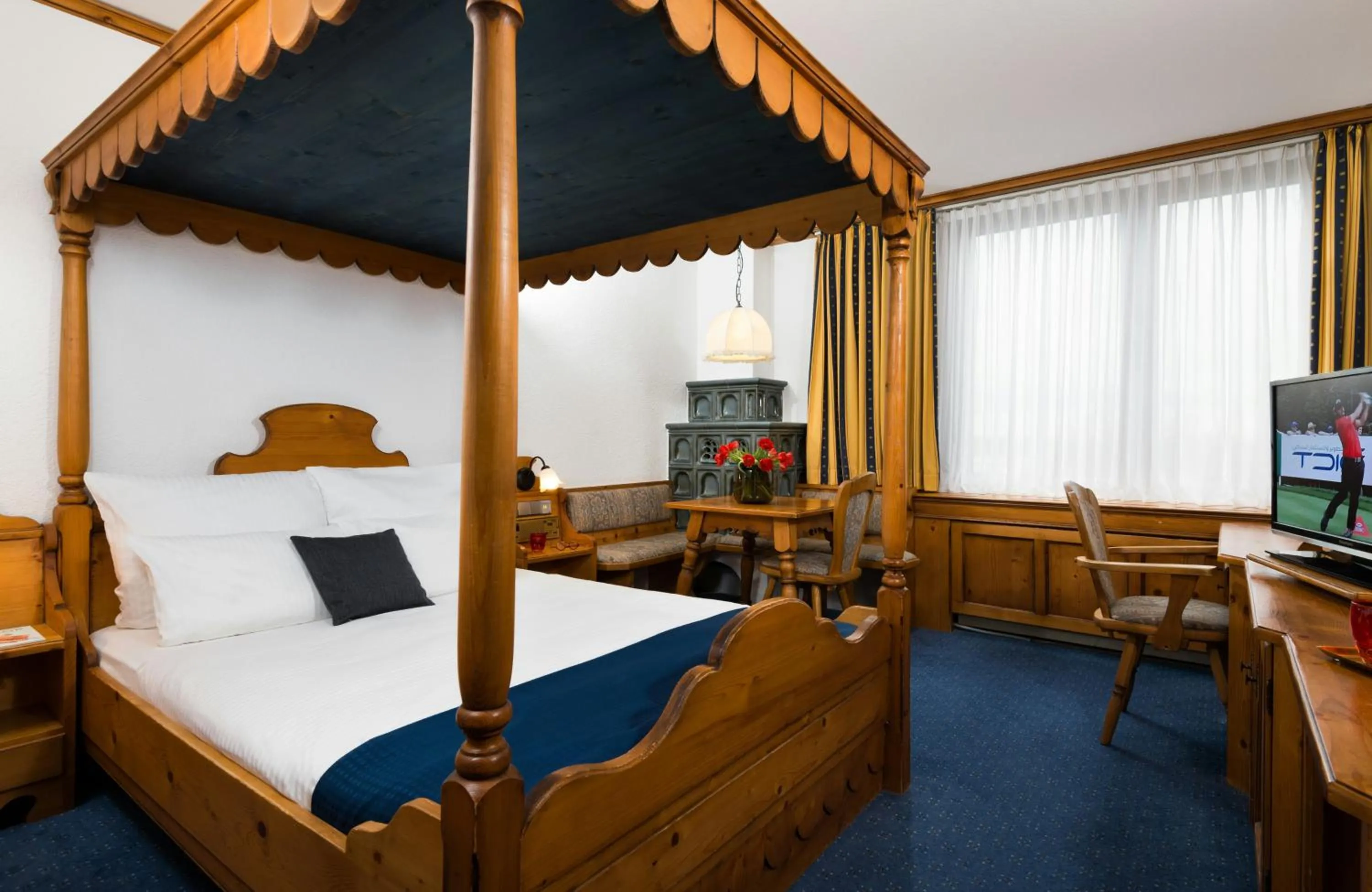 Photo of the whole room, Bed in Leonardo Hotel Munich Arabellapark