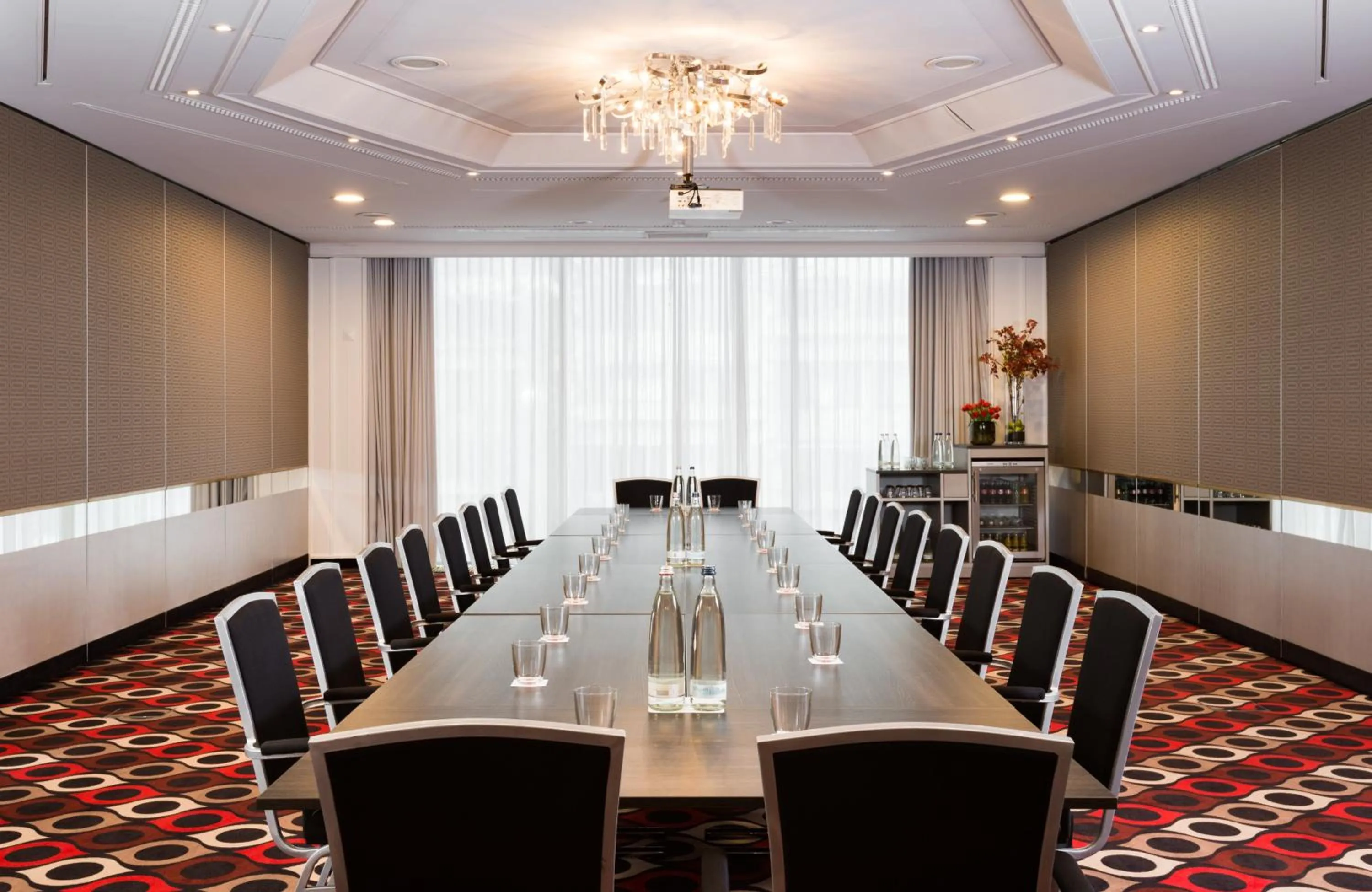 Meeting/conference room in Leonardo Hotel Munich Arabellapark