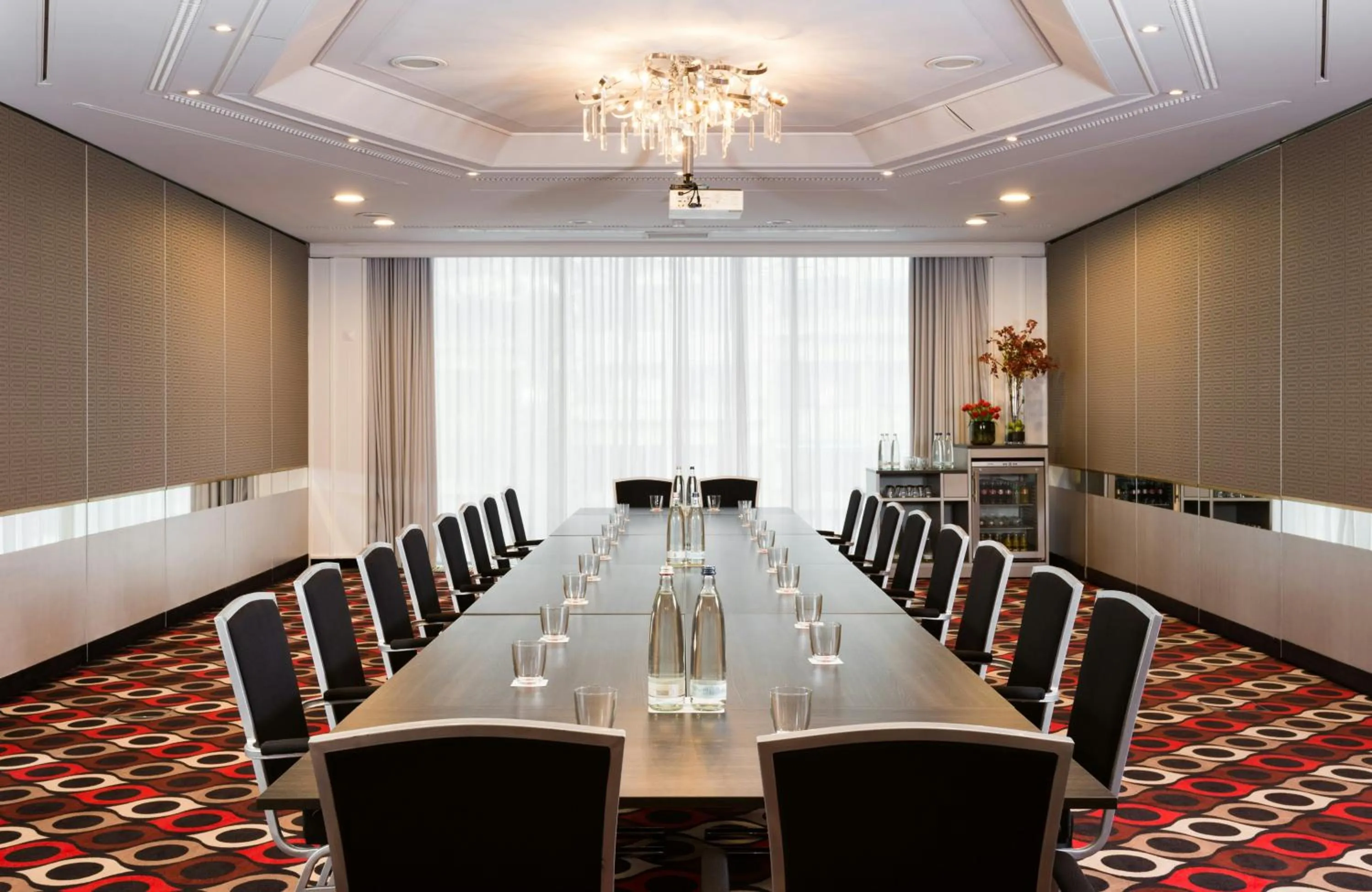 Meeting/conference room in Leonardo Hotel Munich Arabellapark