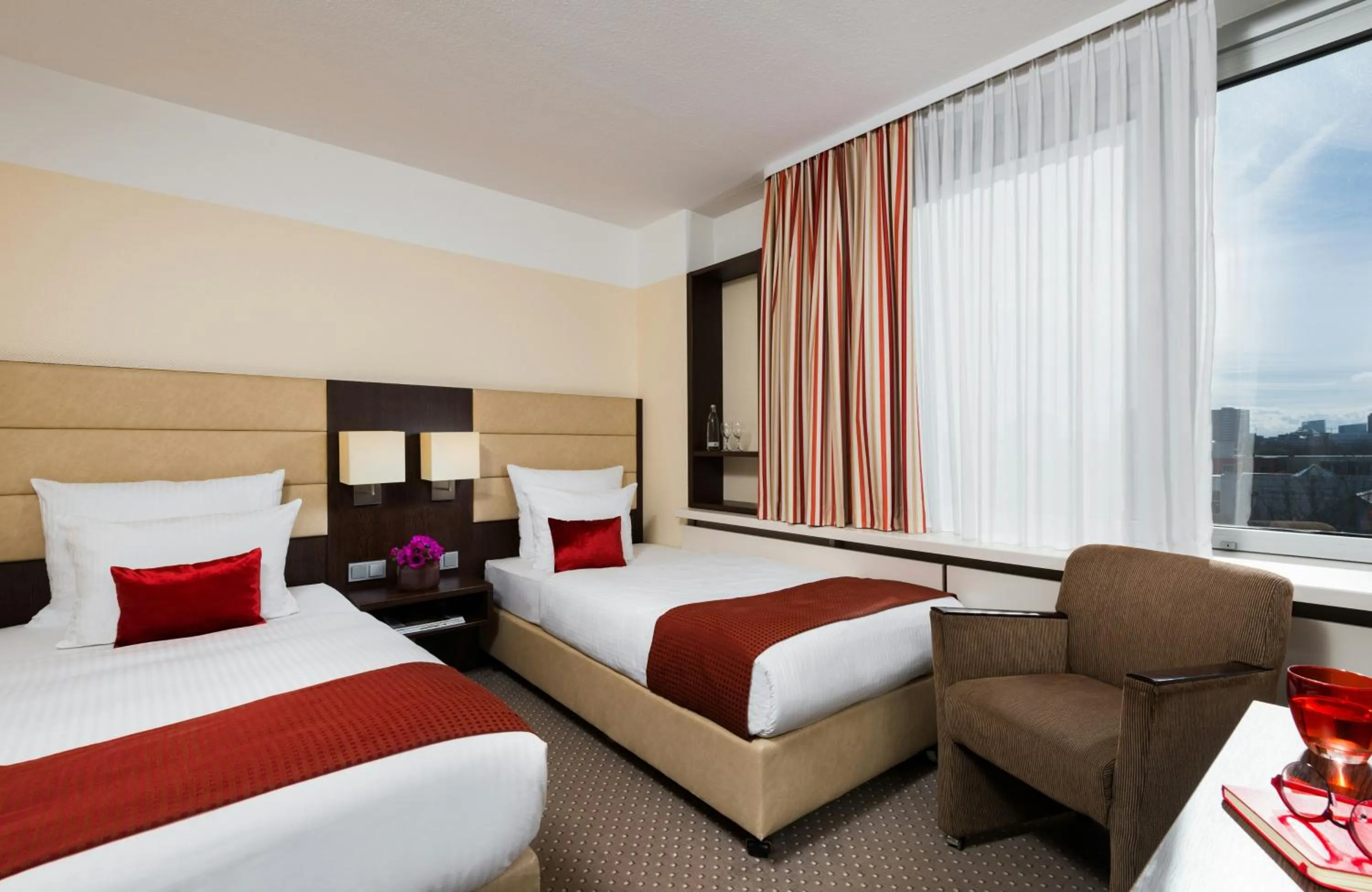 Photo of the whole room, Bed in Leonardo Hotel Munich Arabellapark