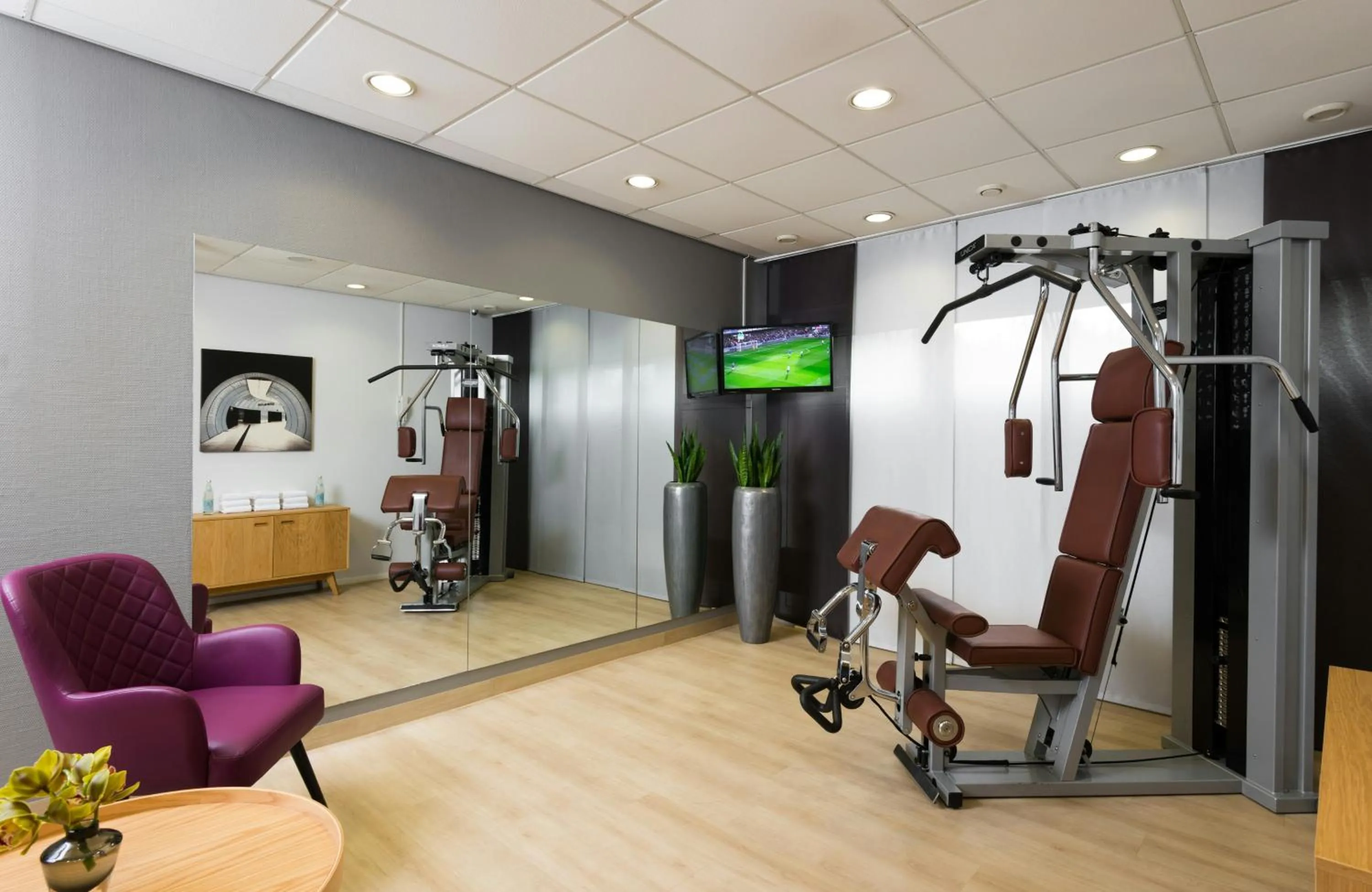 Fitness centre/facilities in Leonardo Hotel Munich Arabellapark