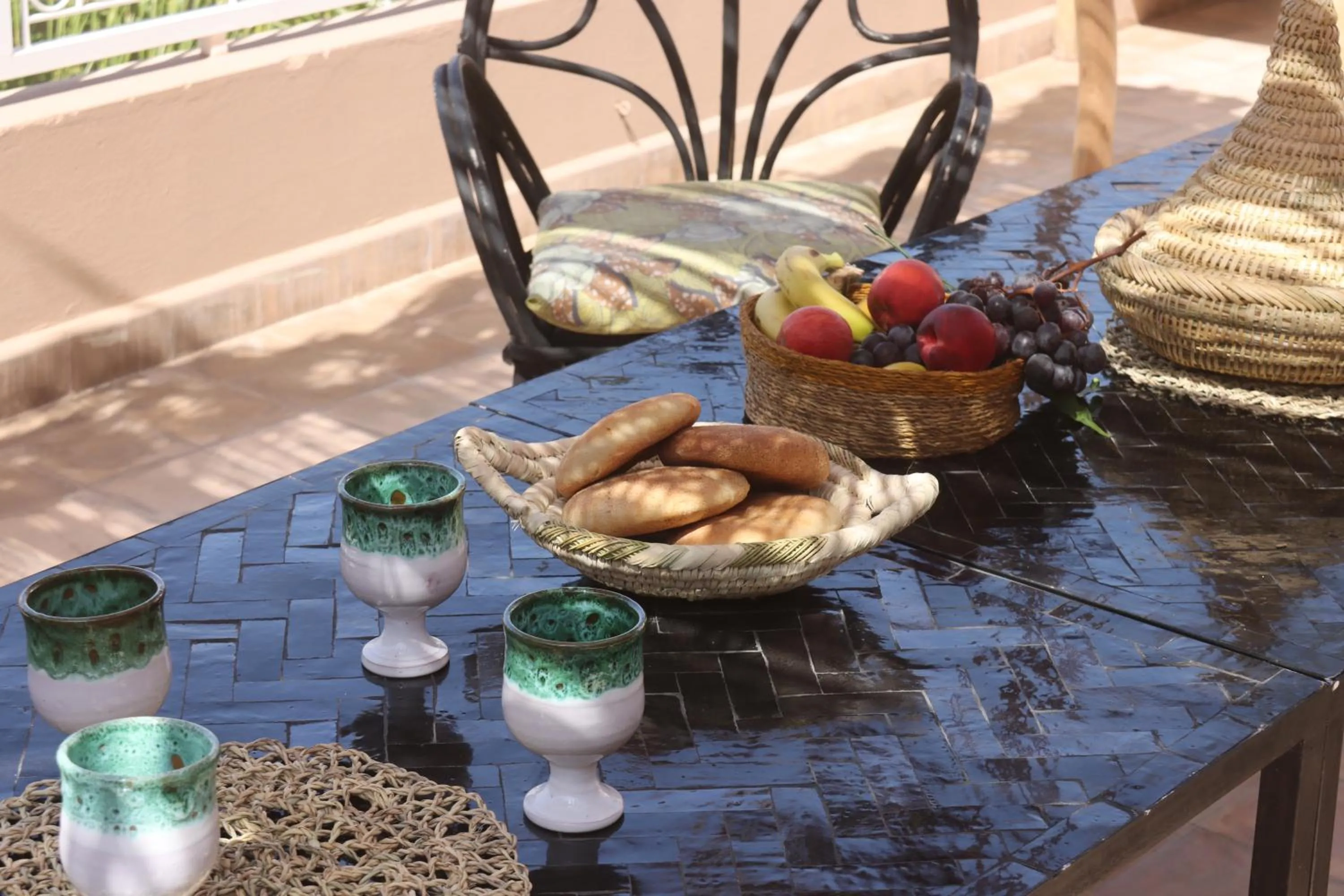 Dining area in Riad NaaNaa Bed & Breakfast