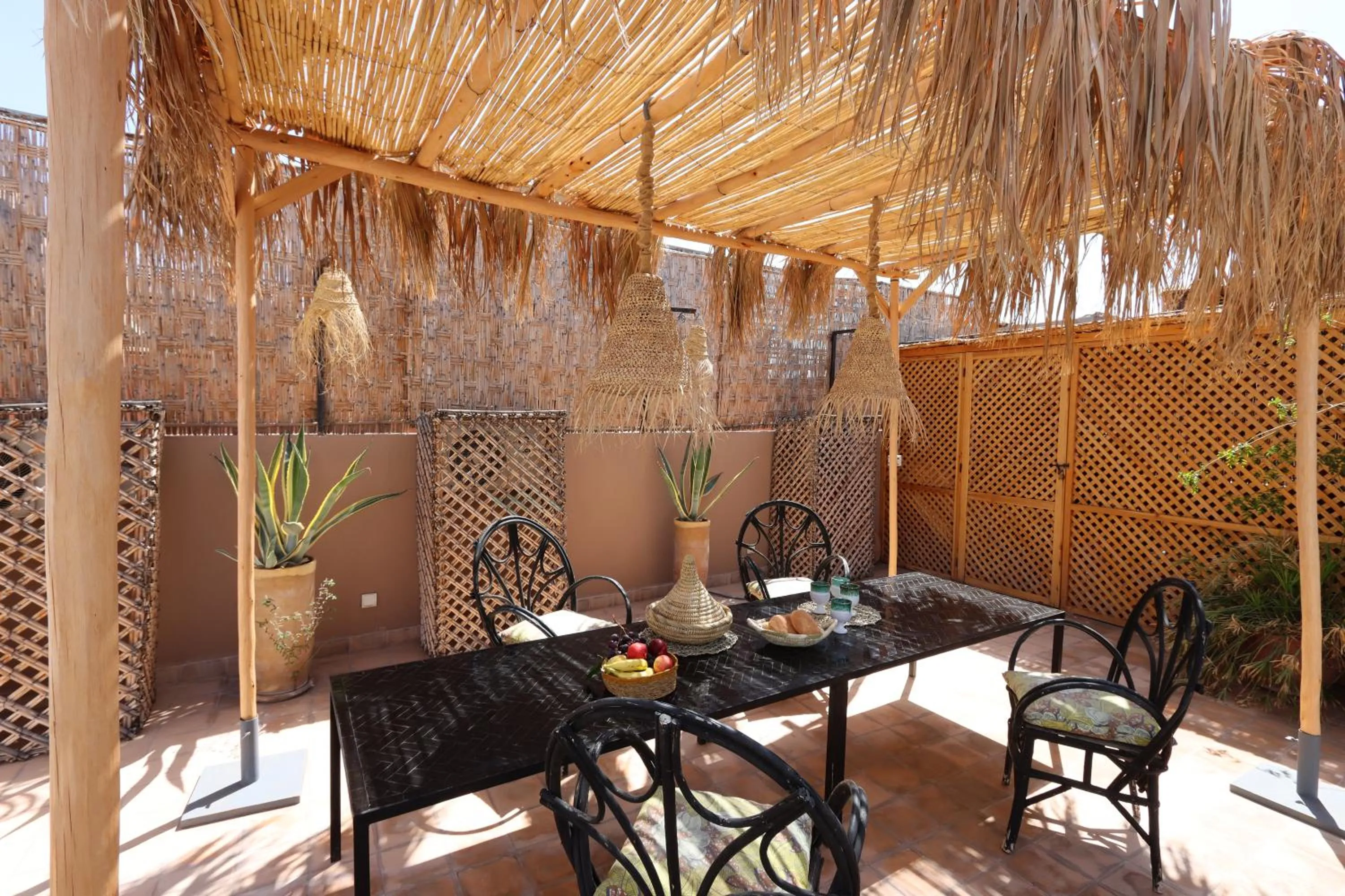 Patio in Riad NaaNaa Bed & Breakfast