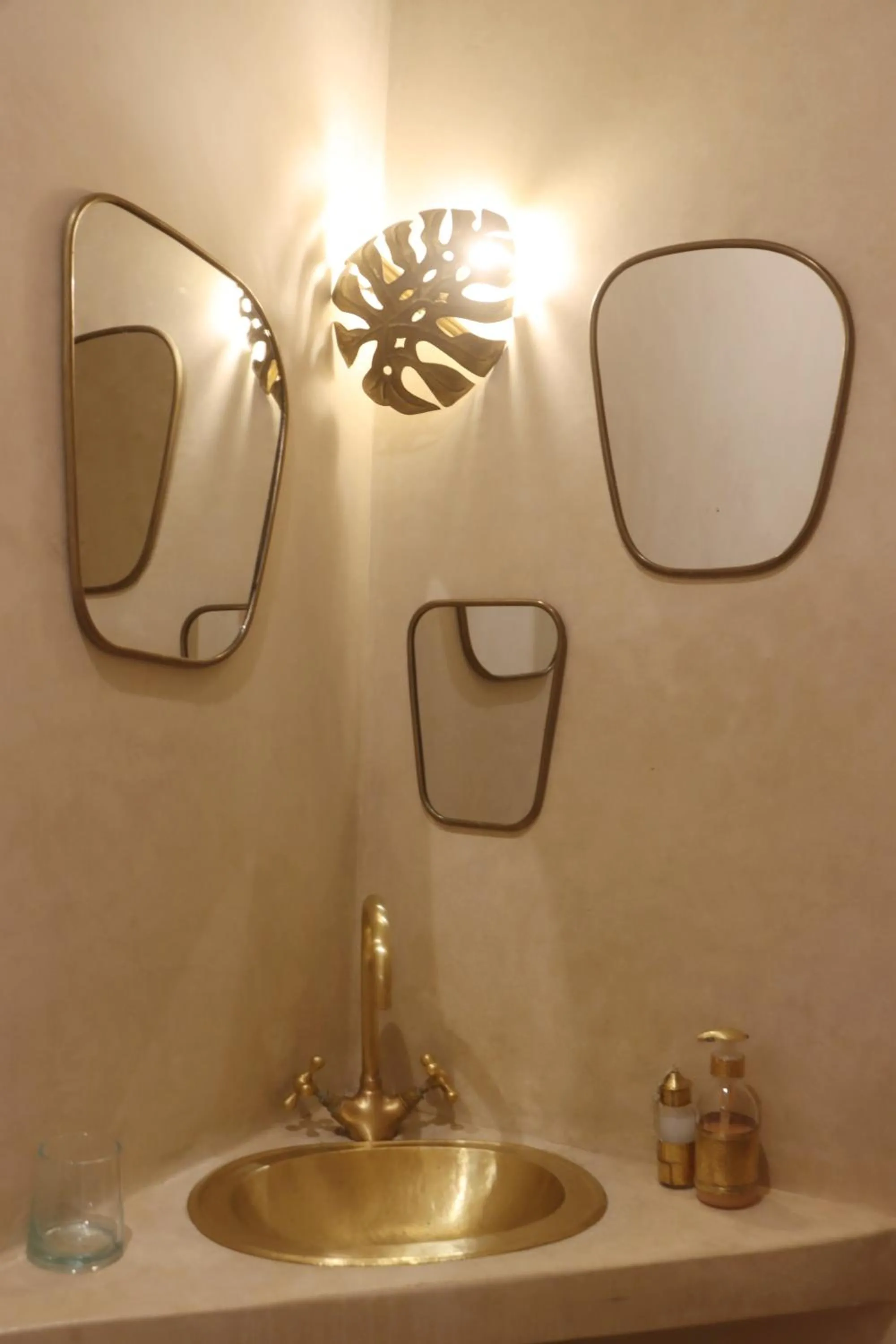 Bathroom in Riad NaaNaa Bed & Breakfast