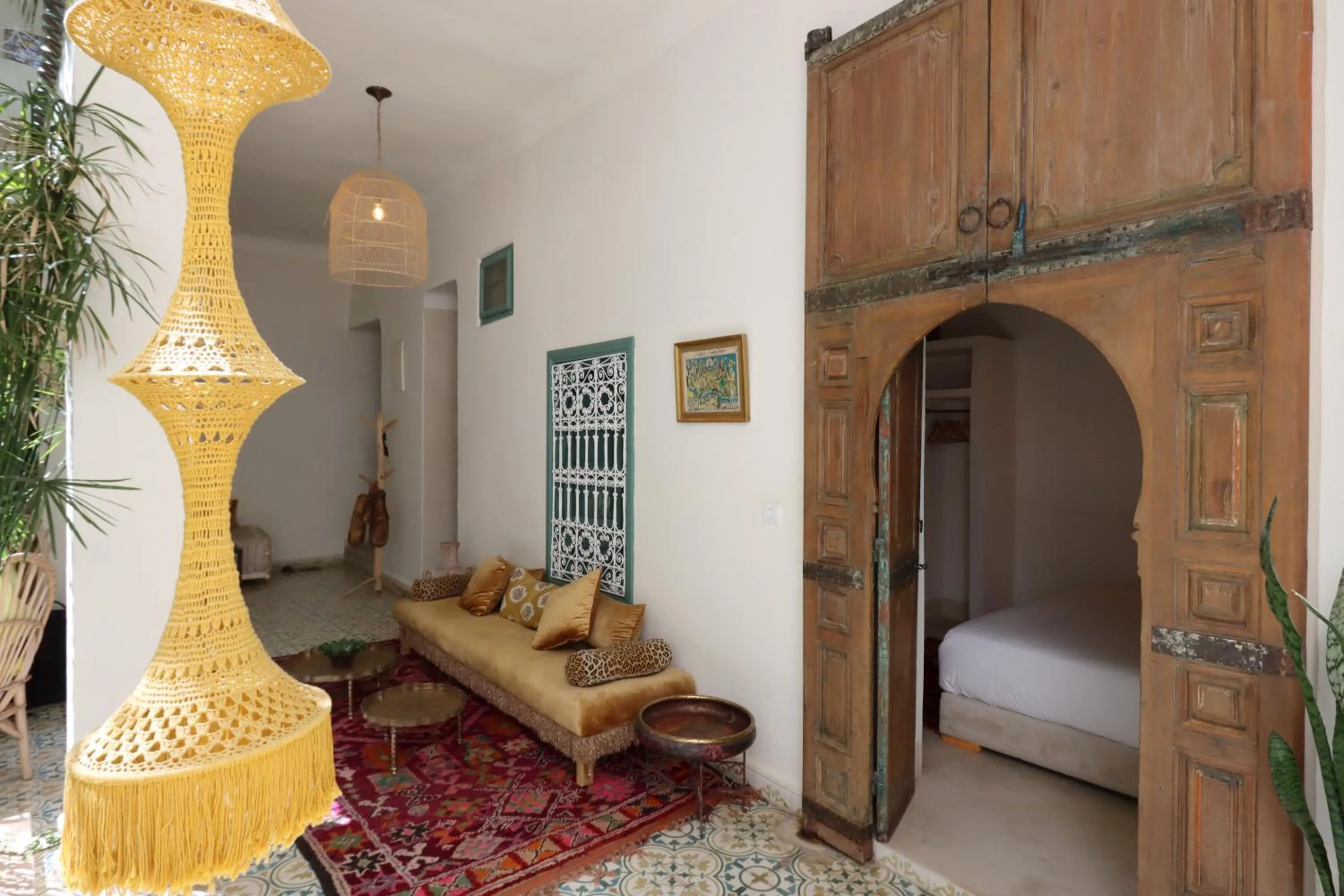 Living room, Bed in Riad NaaNaa Bed & Breakfast