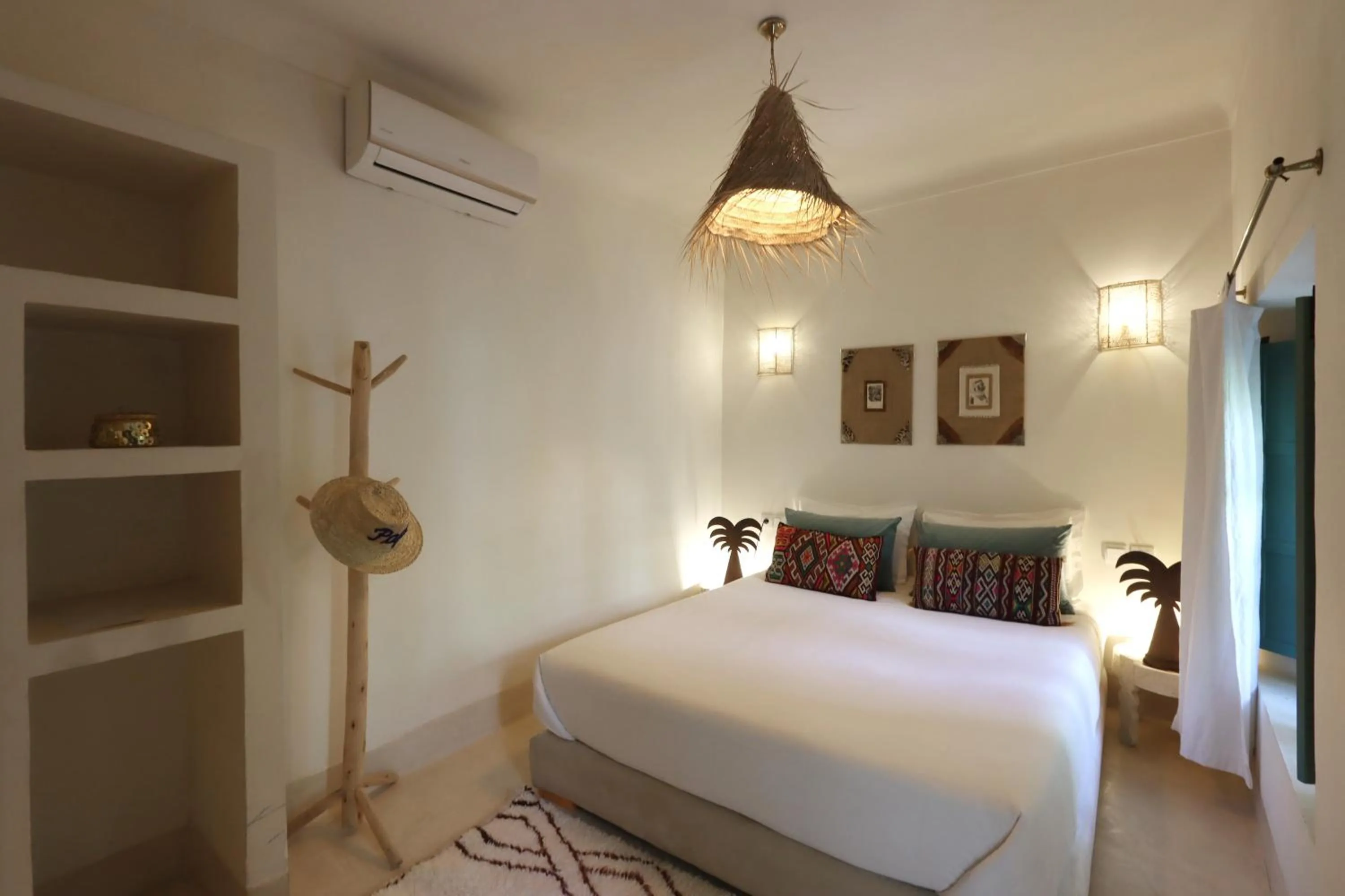 Bed in Riad NaaNaa Bed & Breakfast