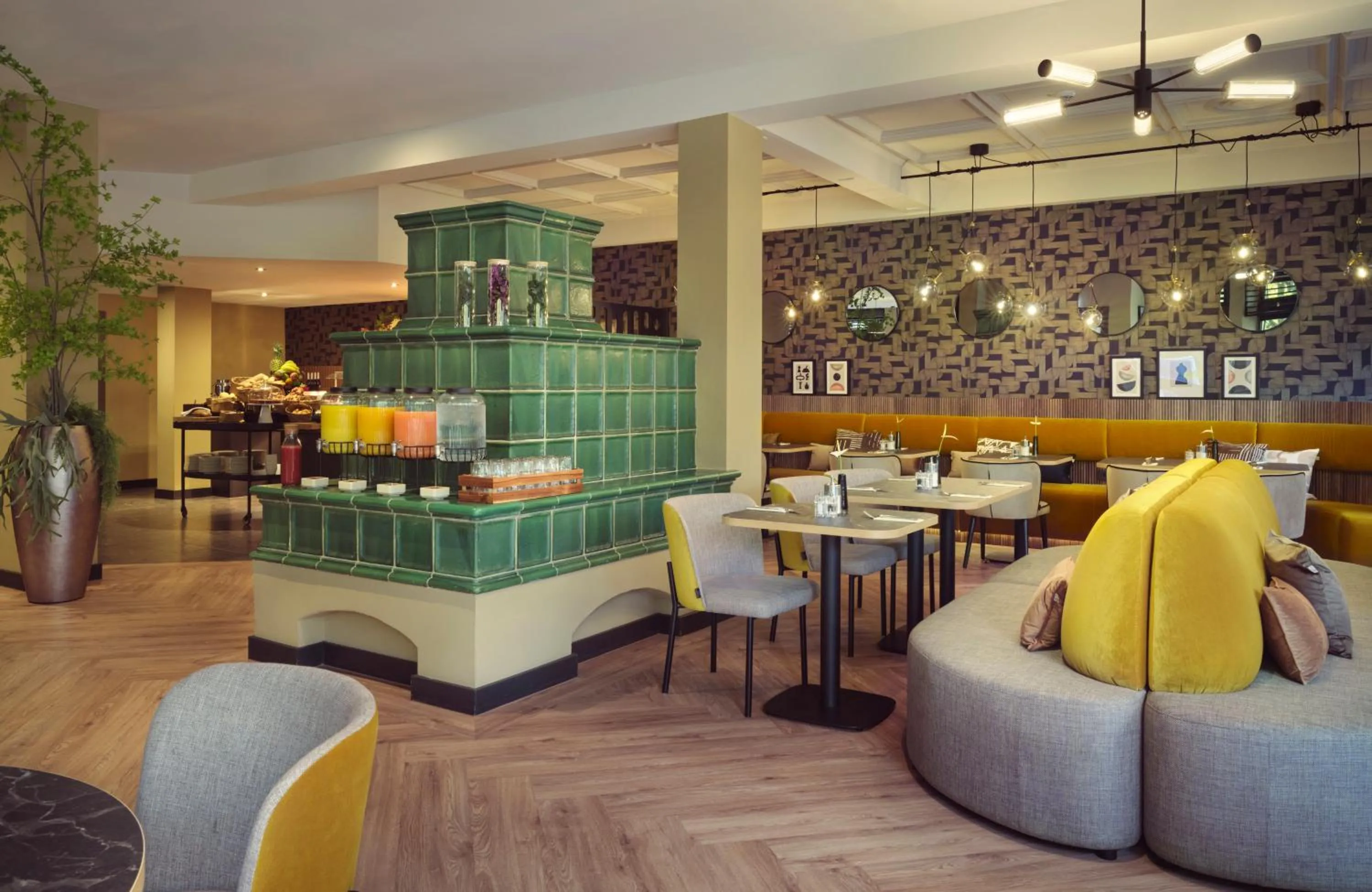 Restaurant/places to eat in Leonardo Royal Hotel Baden- Baden