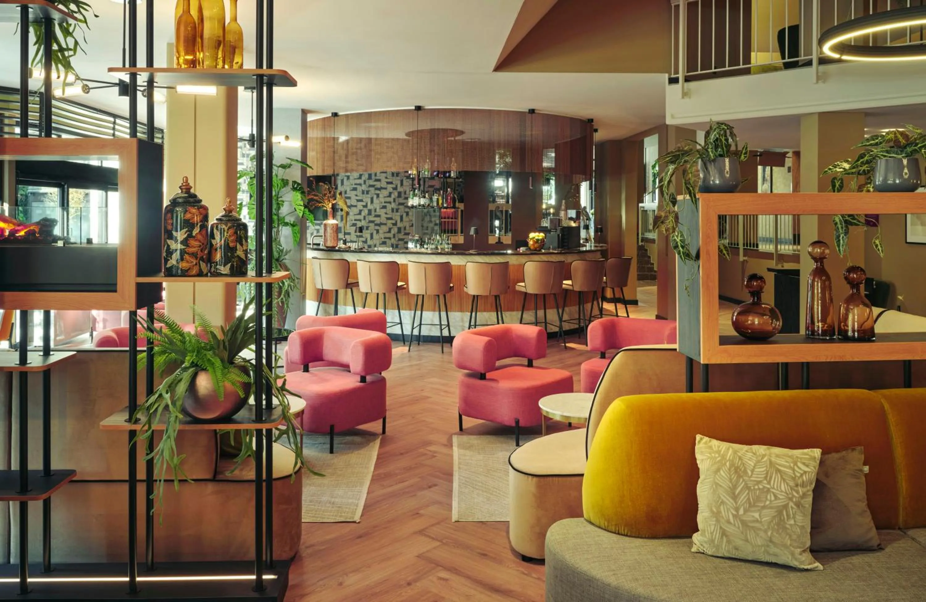 Lounge or bar in Leonardo Royal Hotel Baden- Baden