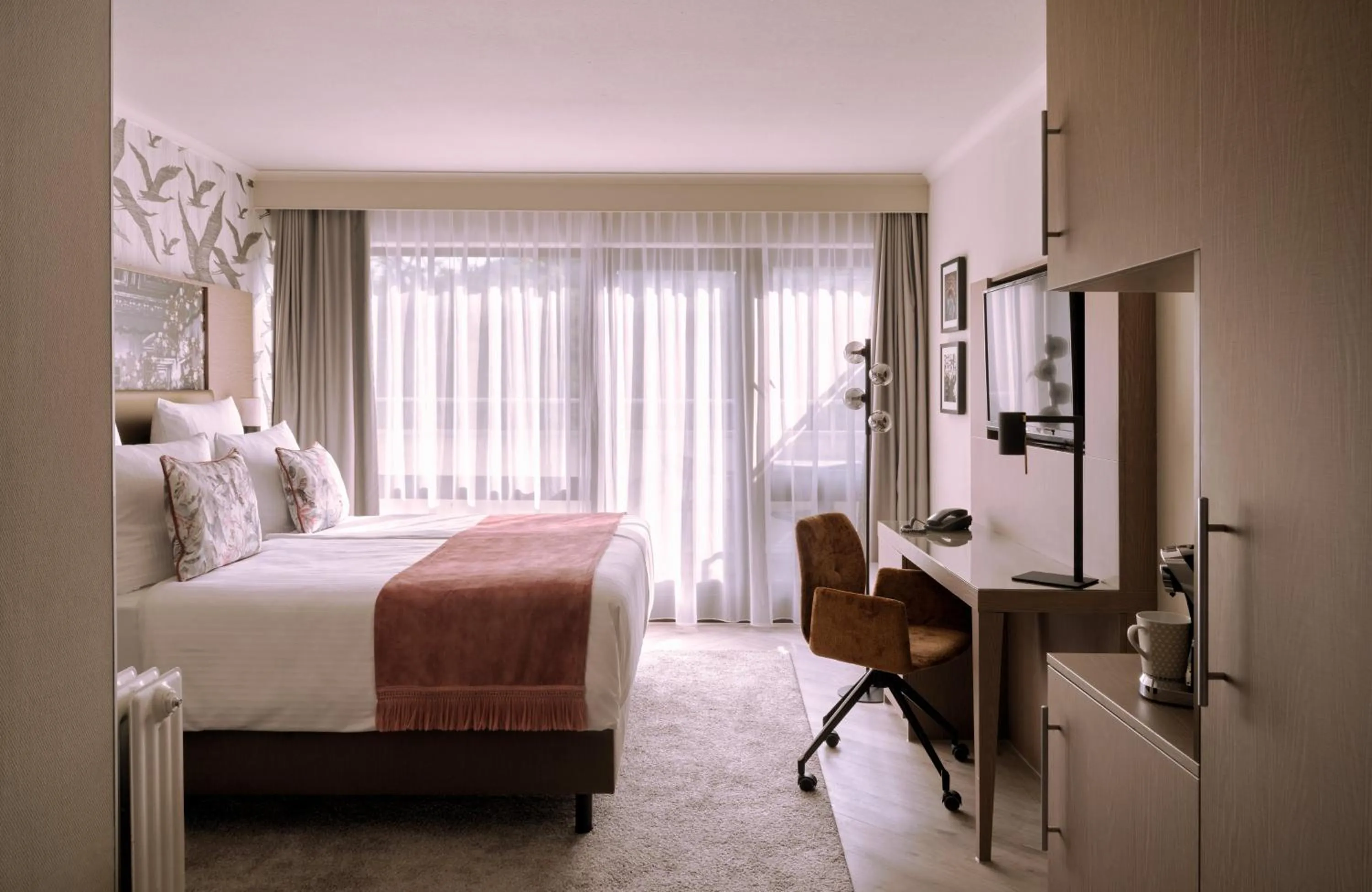 Photo of the whole room, Bed in Leonardo Royal Hotel Baden- Baden