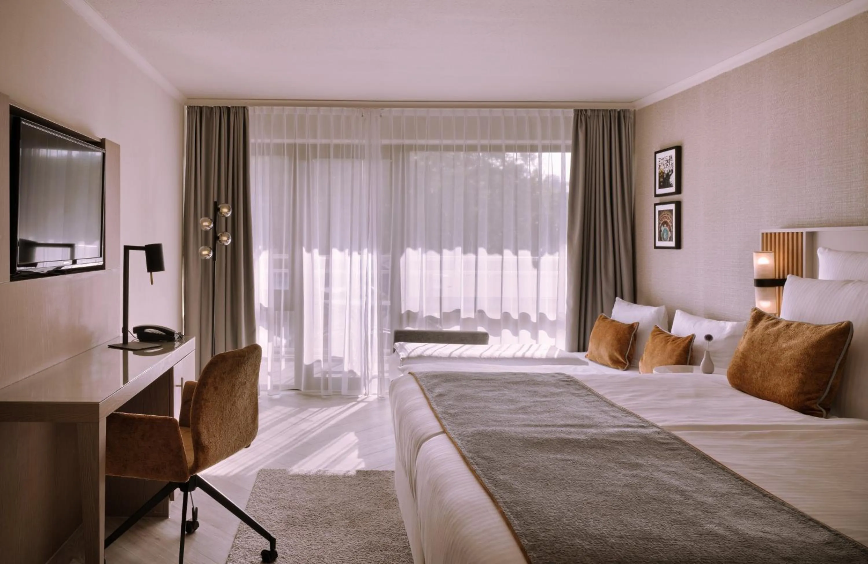 Bedroom, Bed in Leonardo Royal Hotel Baden- Baden