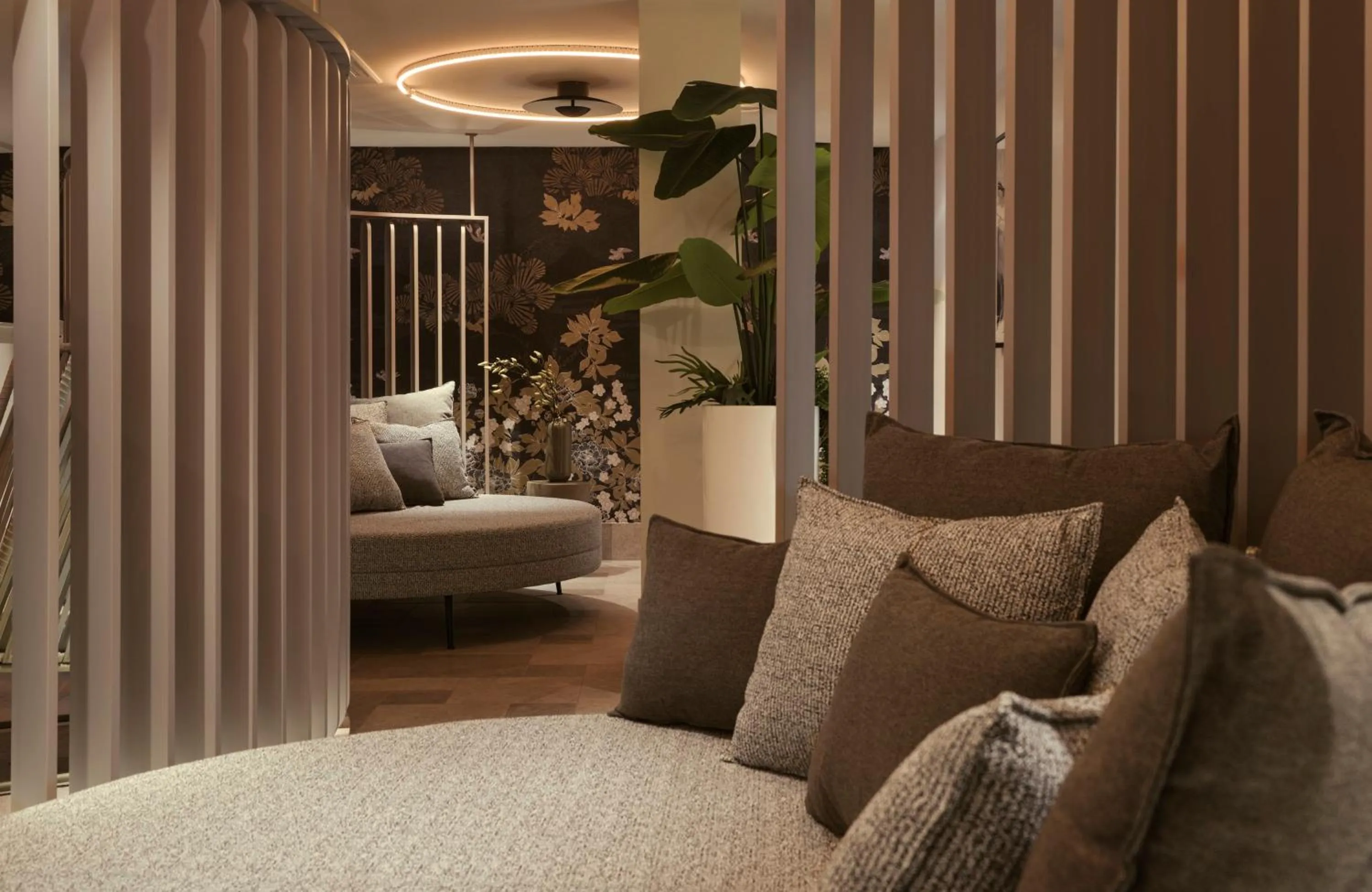 Swimming pool, Bed in Leonardo Royal Hotel Baden- Baden