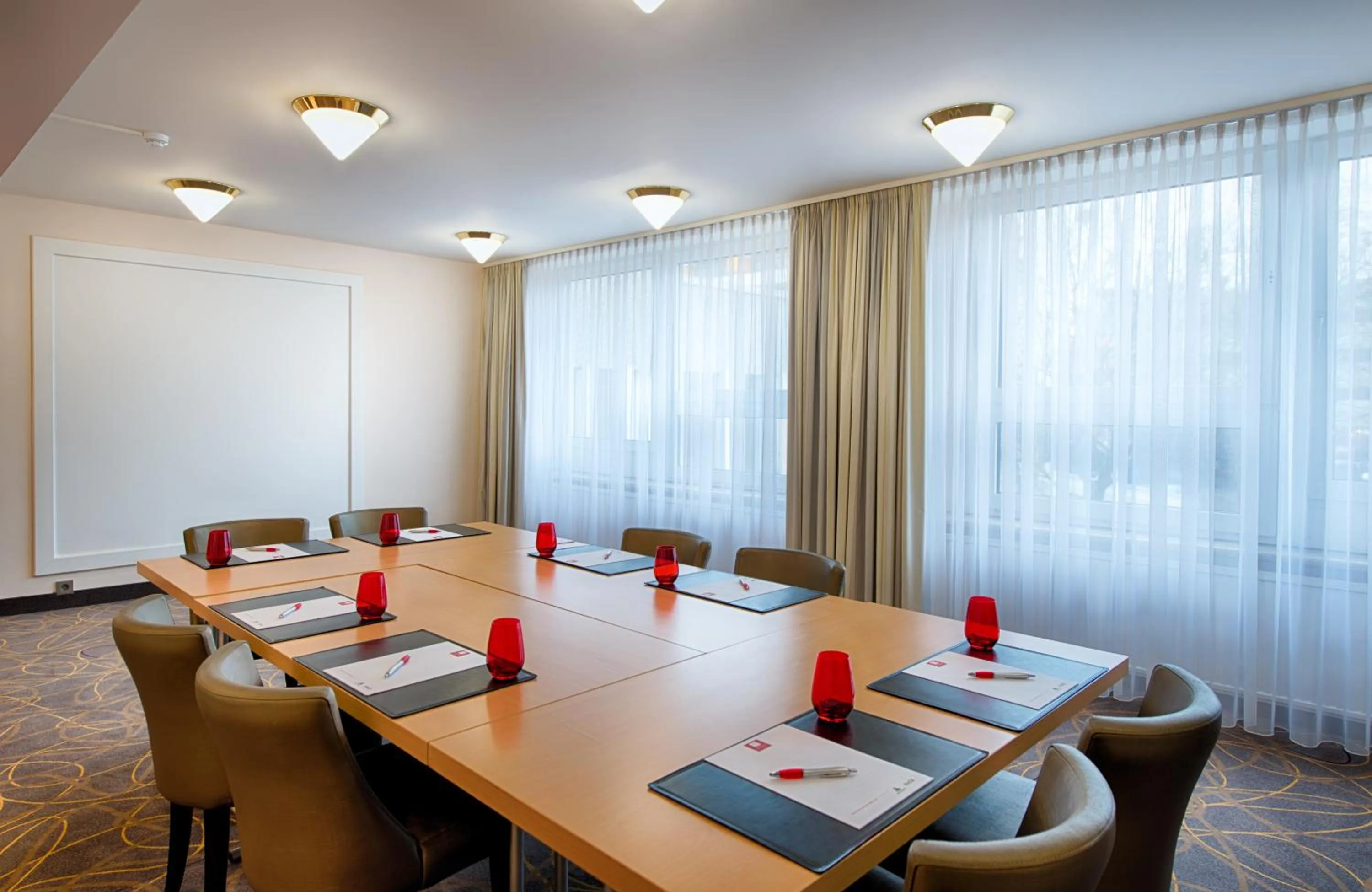 Lobby or reception in Leonardo Hotel Hamburg City Nord