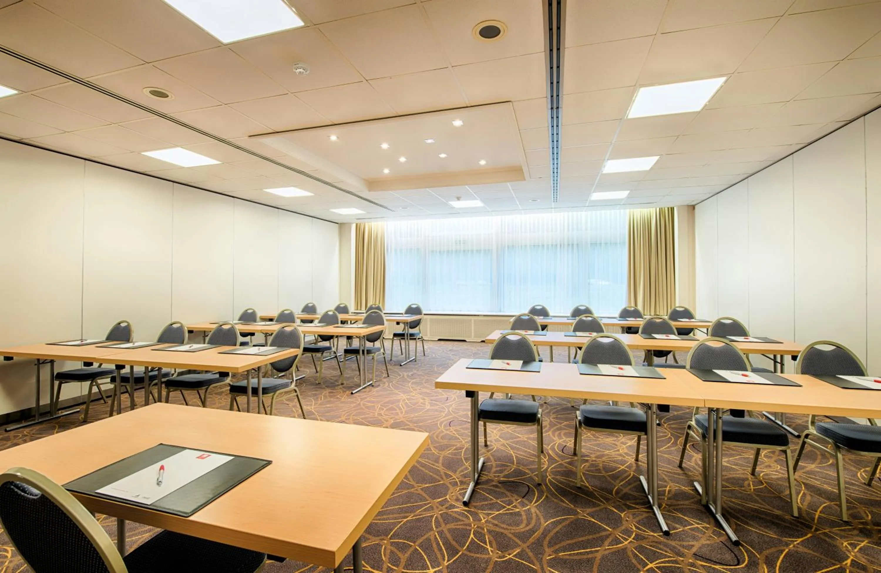 Meeting/conference room in Leonardo Hotel Hamburg City Nord