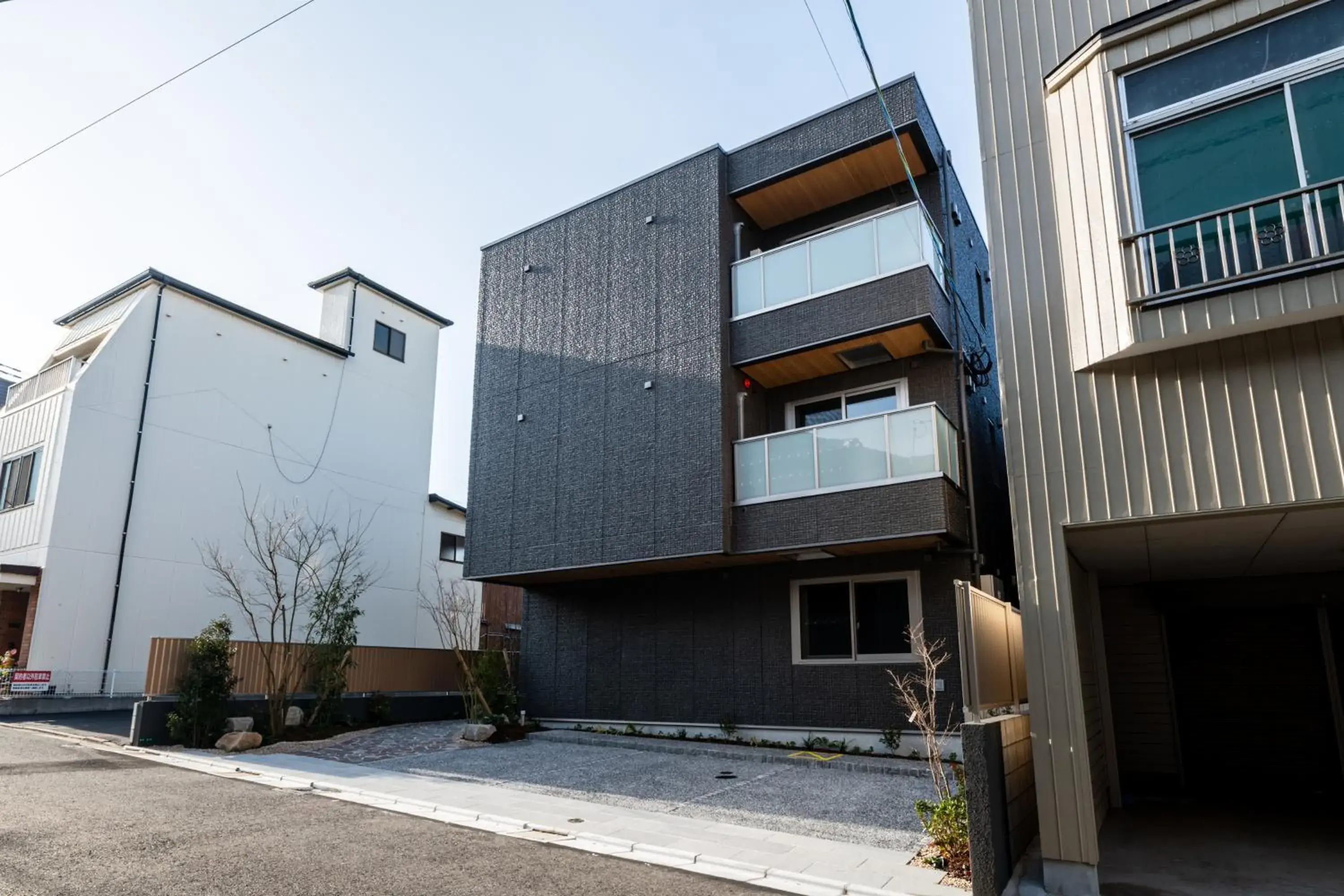 Facade/entrance in GRAND BASE Moji Nagomi Facade/entrance in GRAND BASE Moji Nagomi