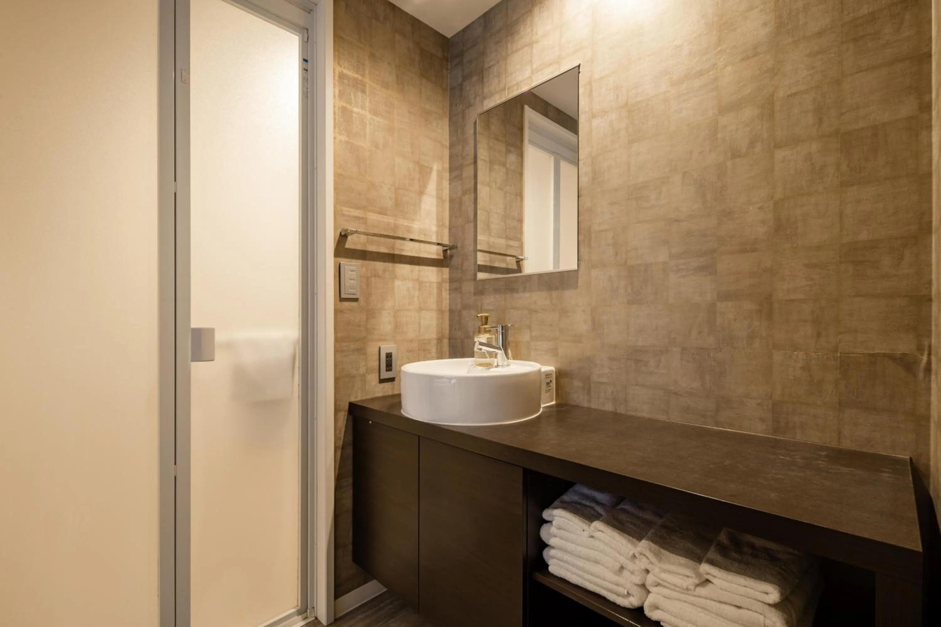 GRAND BASE Moji Nagomi