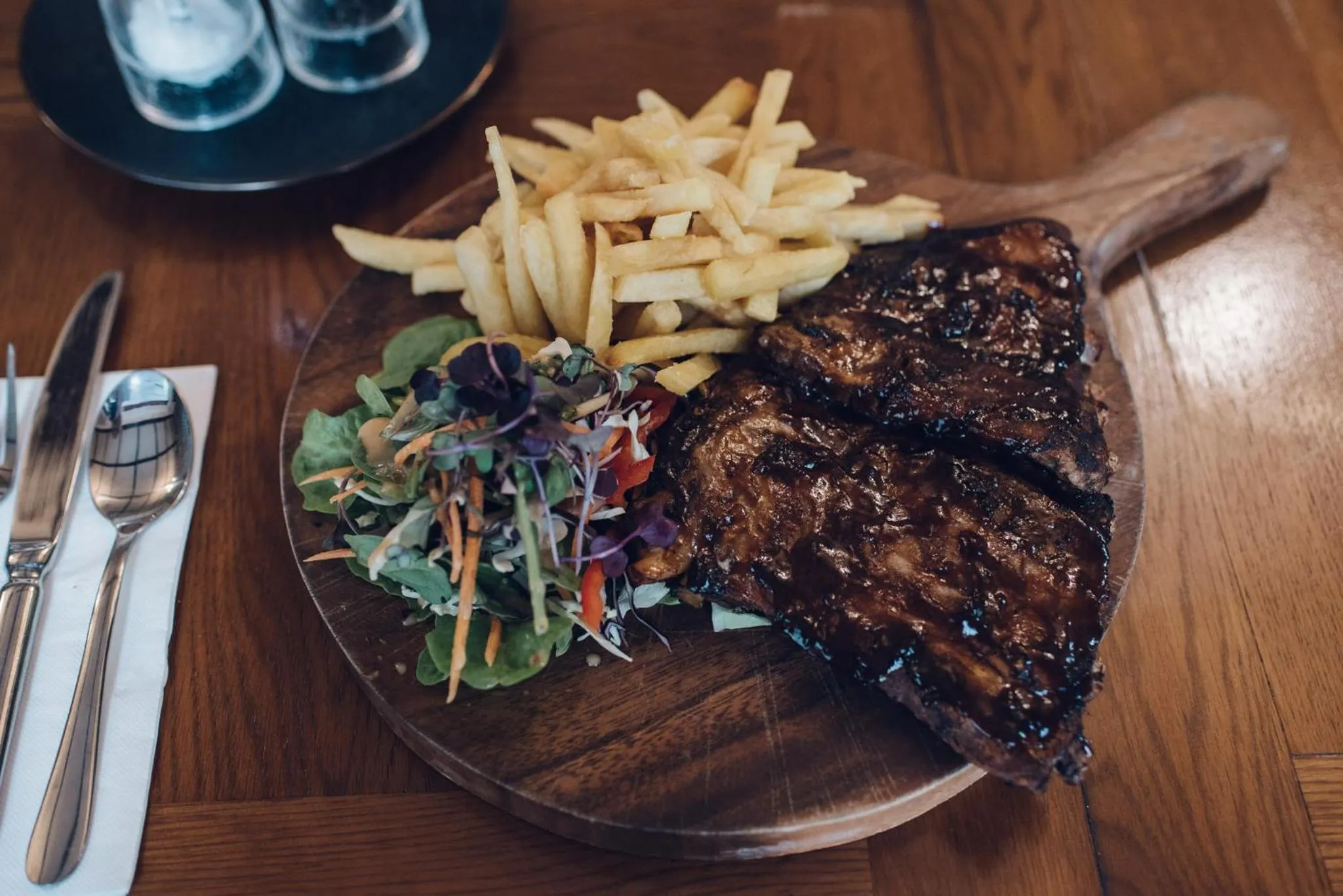 Restaurant/places to eat in Makikihi Country Hotel