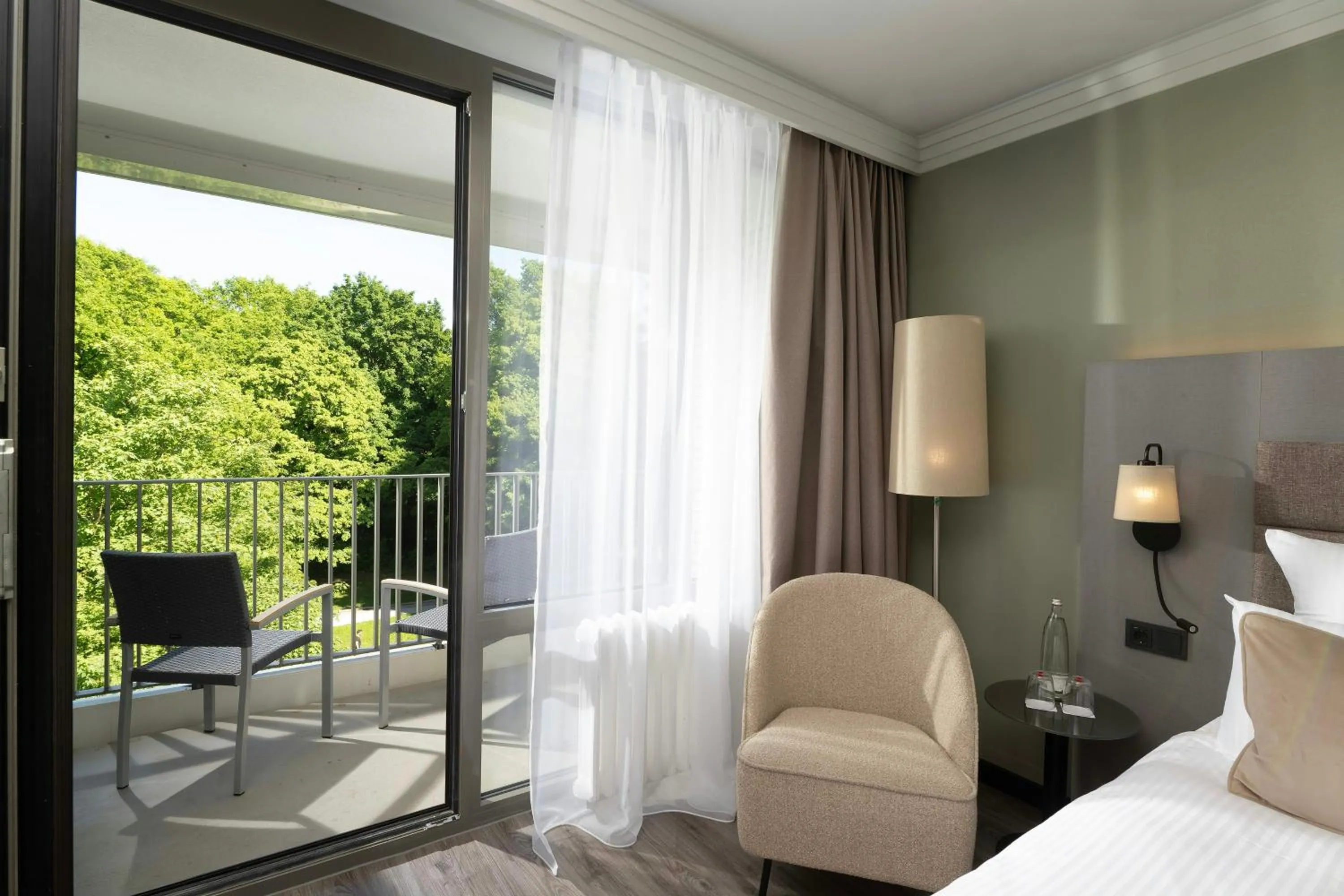 Bedroom, Bed in Leonardo Hotel Hannover