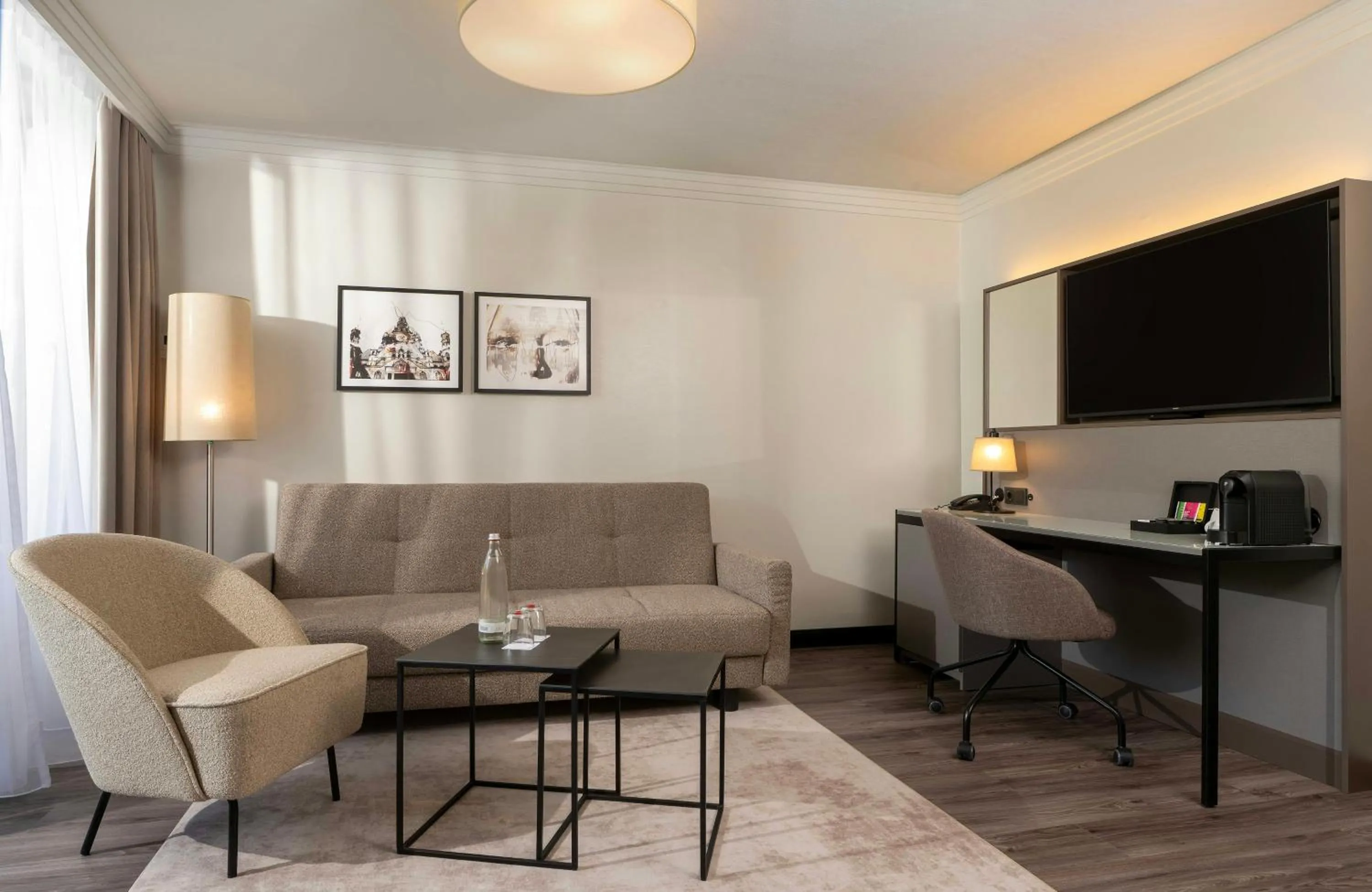 Photo of the whole room in Leonardo Hotel Hannover