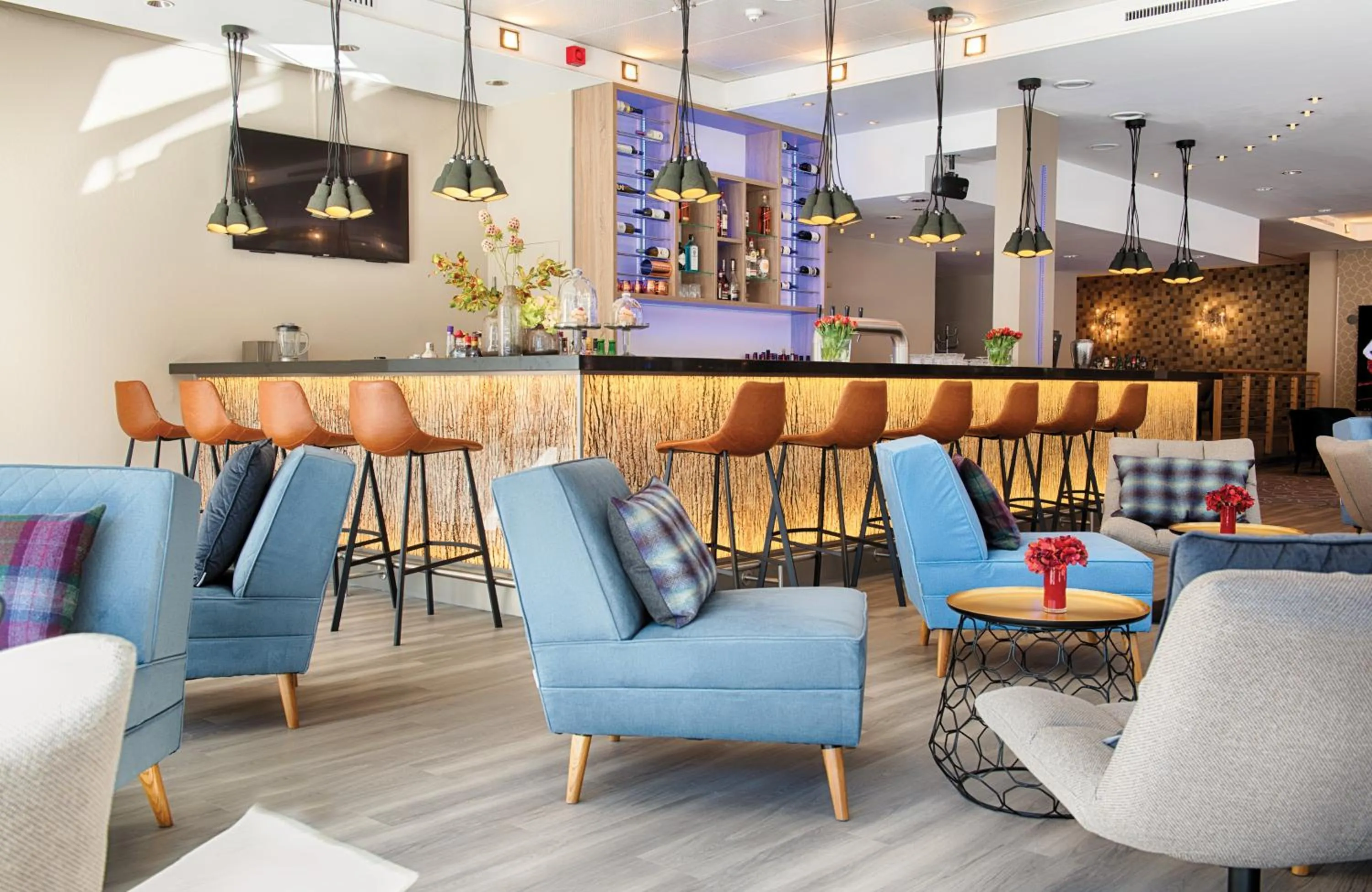 Lounge or bar in Leonardo Hotel Hannover