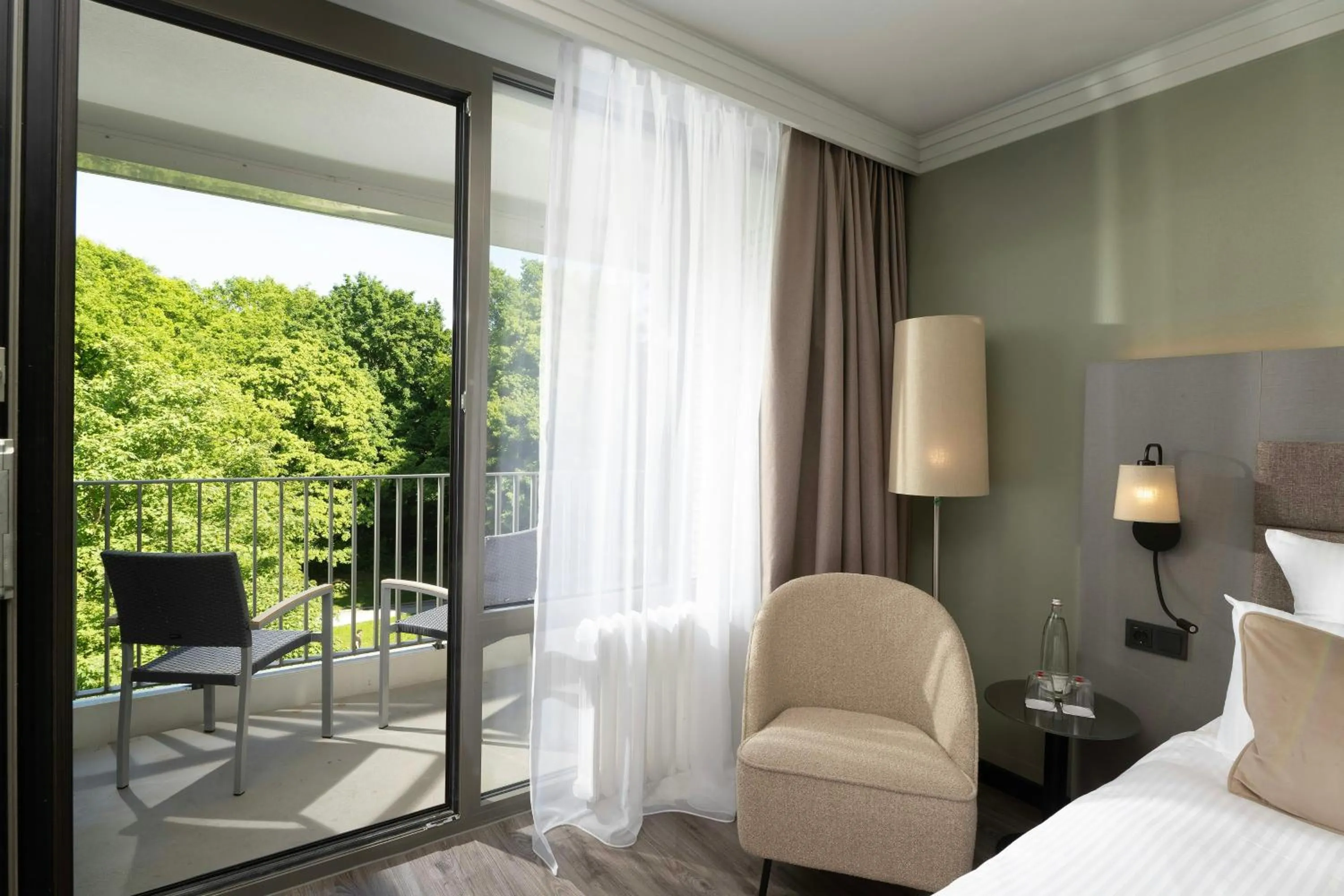 Bedroom, Bed in Leonardo Hotel Hannover