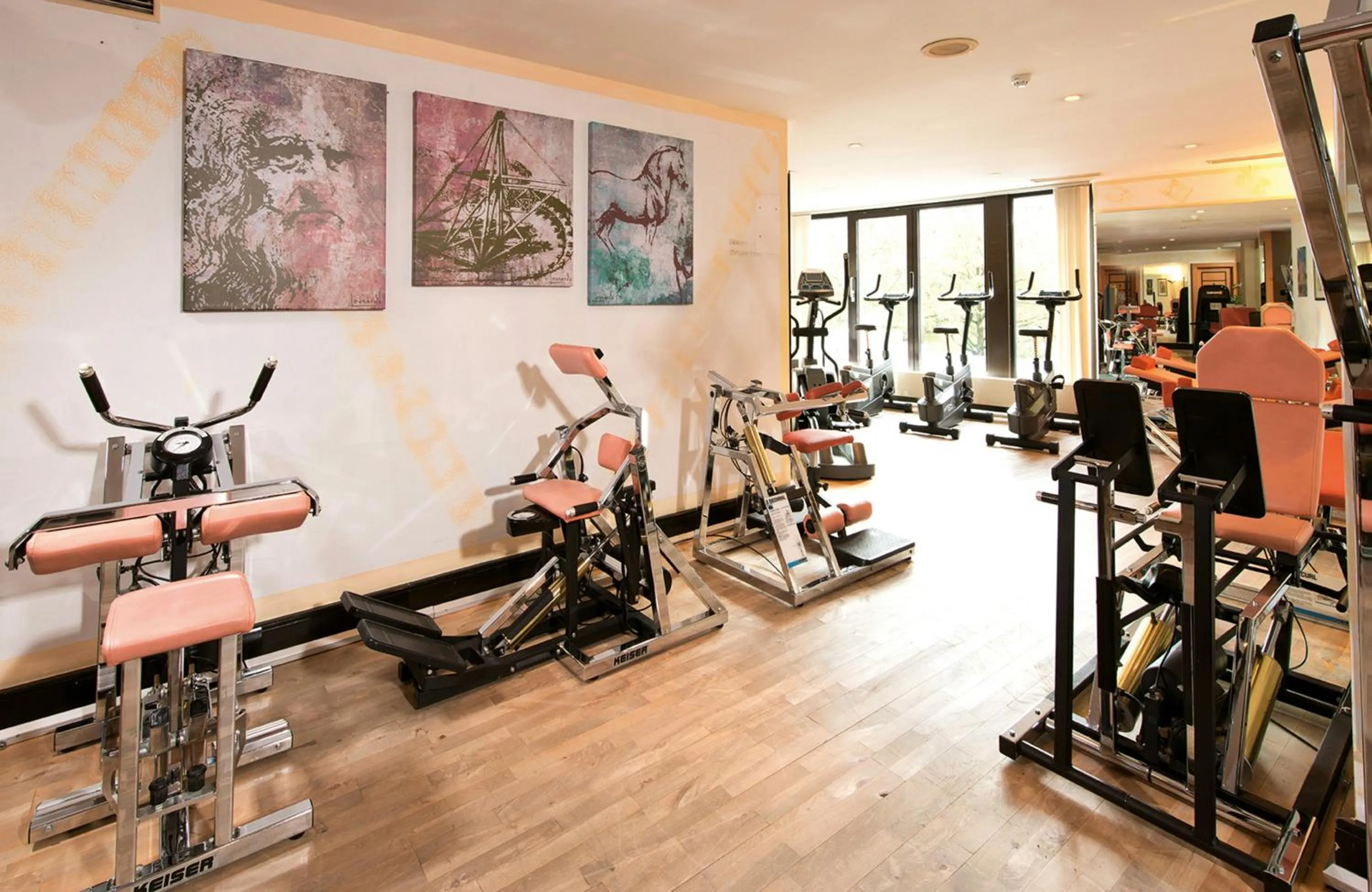 Fitness centre/facilities in Leonardo Hotel Hannover