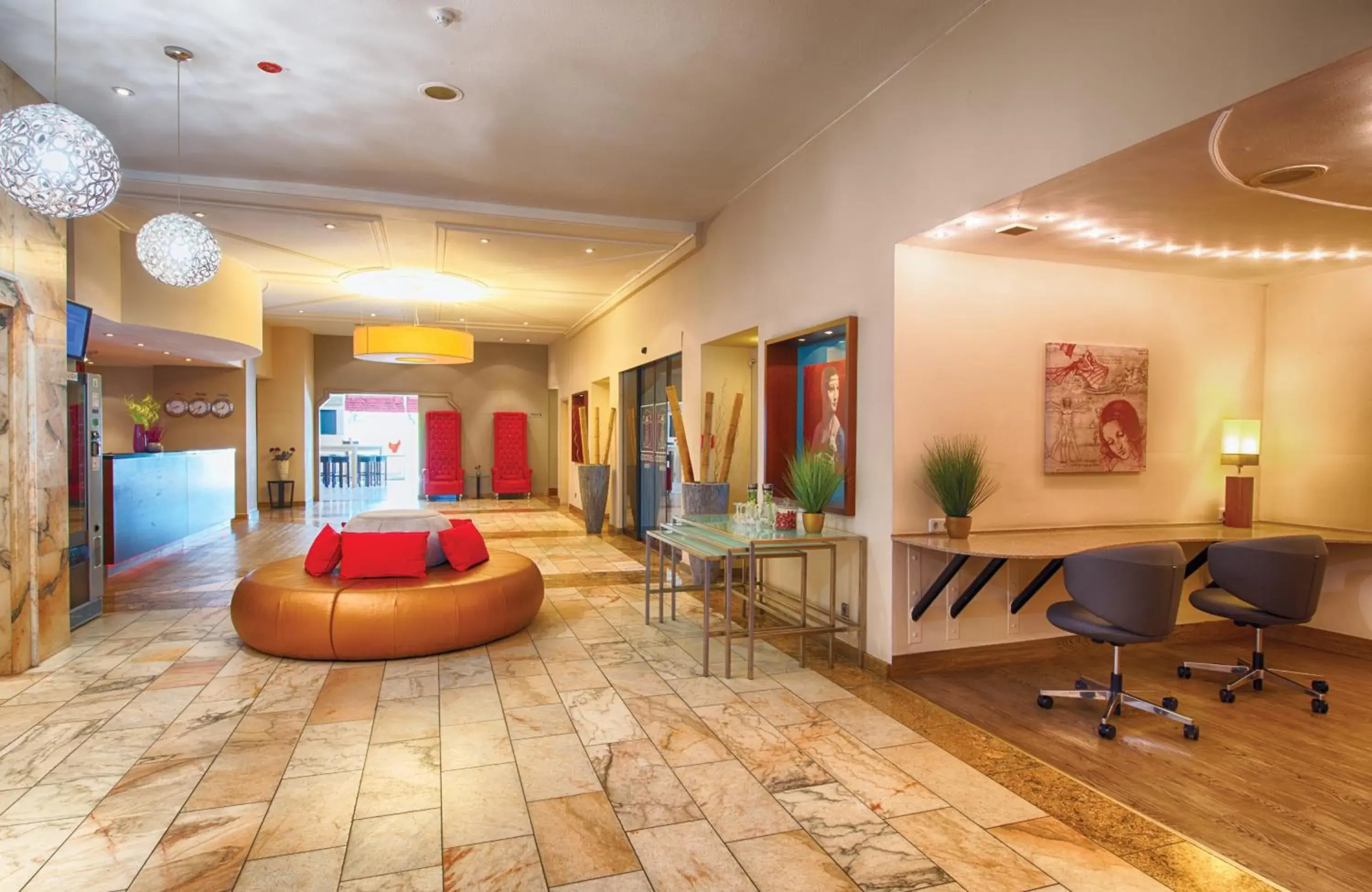 Lobby or reception in Leonardo Hotel Karlsruhe Lobby or reception in Leonardo Hotel Karlsruhe