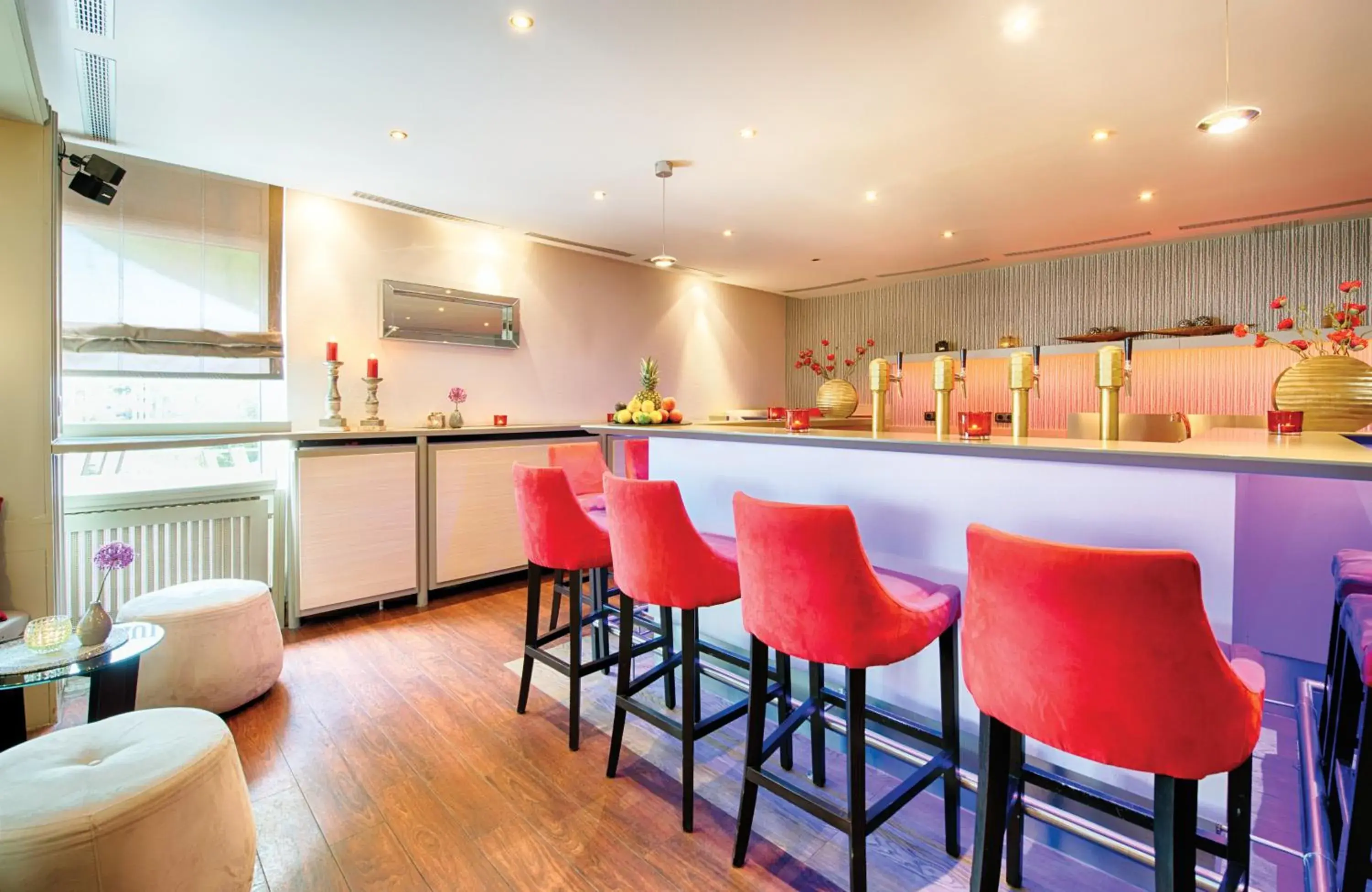 Lounge or bar in Leonardo Hotel Karlsruhe Lounge or bar in Leonardo Hotel Karlsruhe