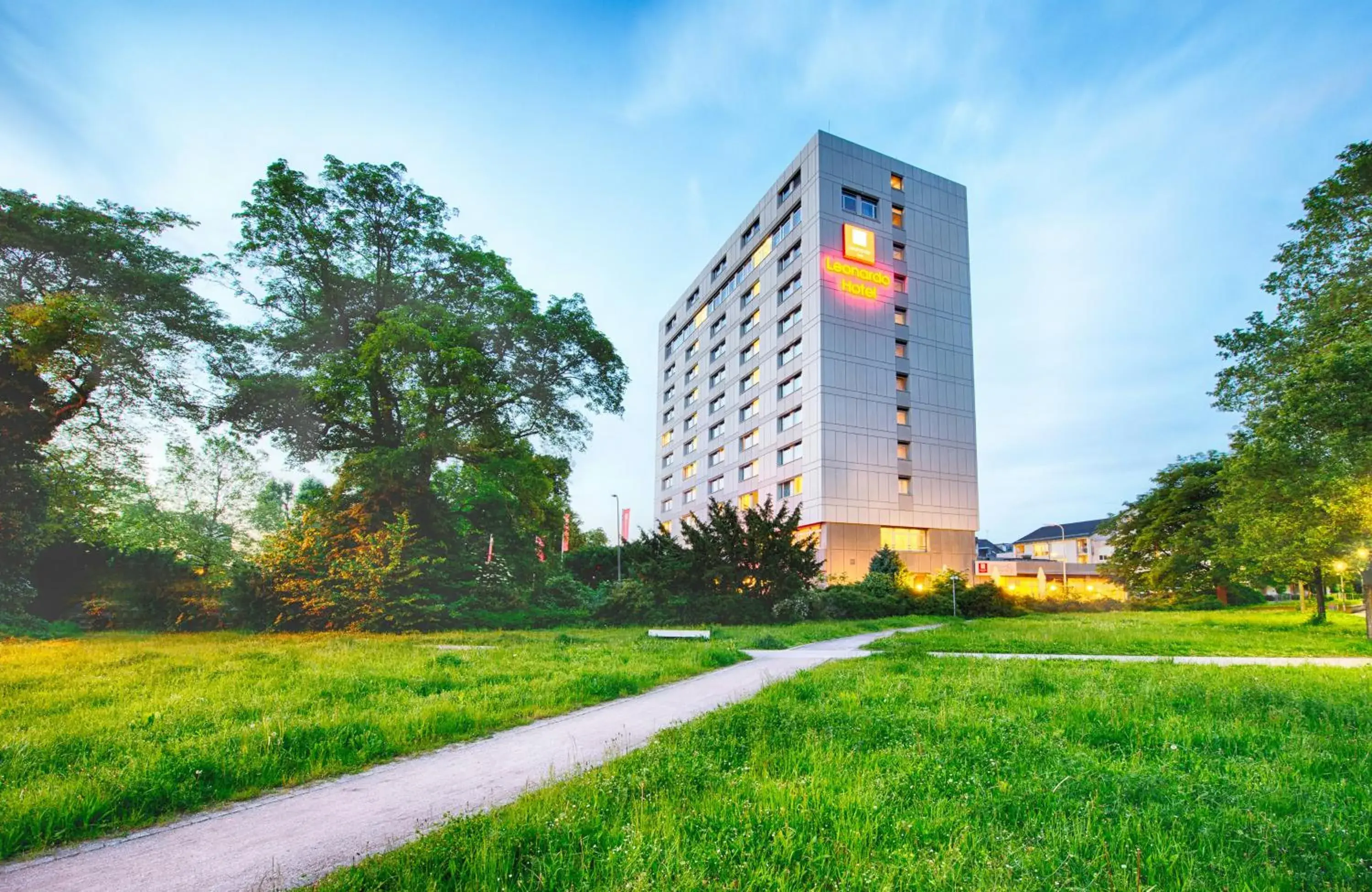 Property building in Leonardo Hotel Karlsruhe Property building in Leonardo Hotel Karlsruhe