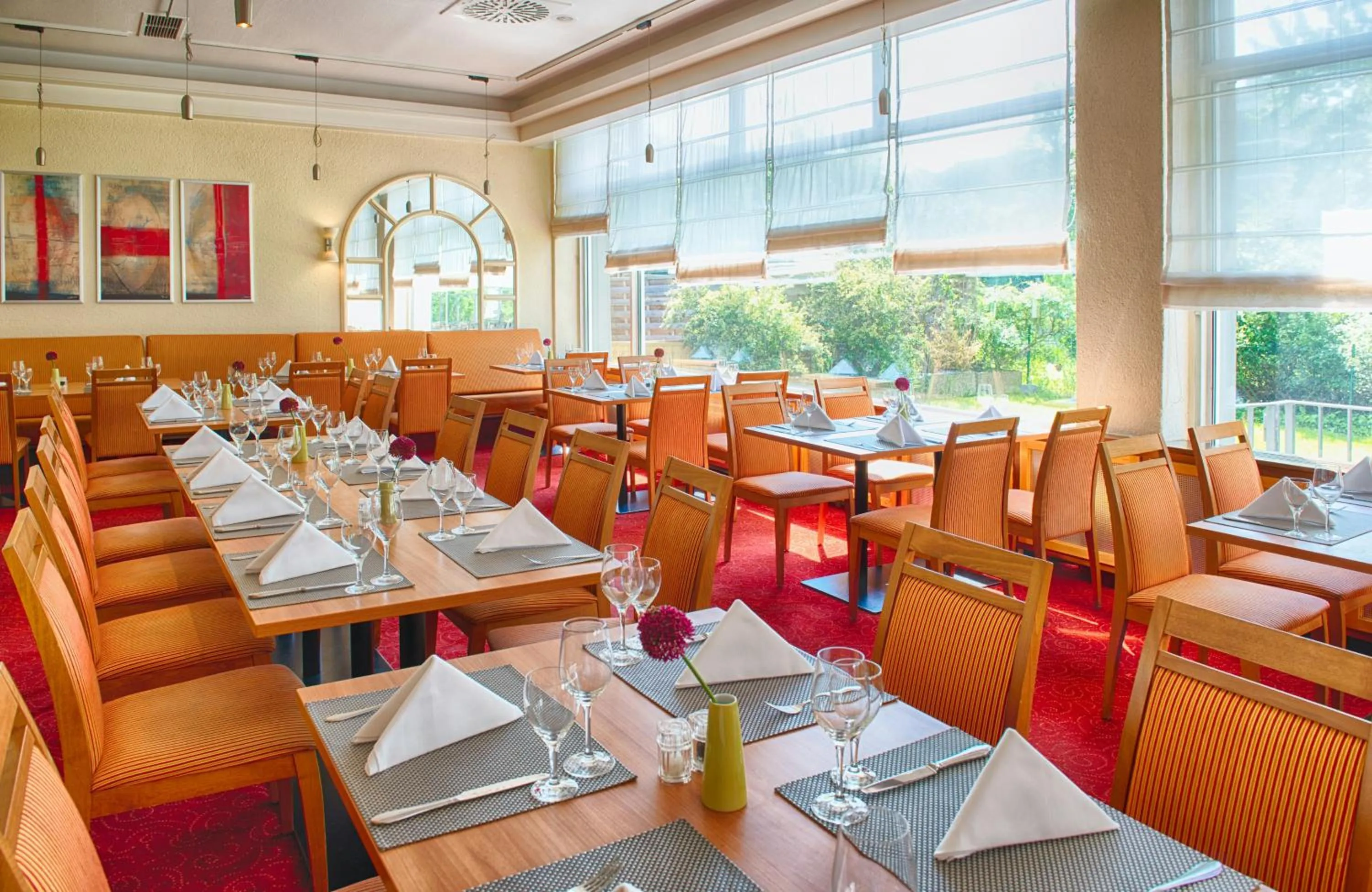 Restaurant/places to eat in Leonardo Hotel Karlsruhe