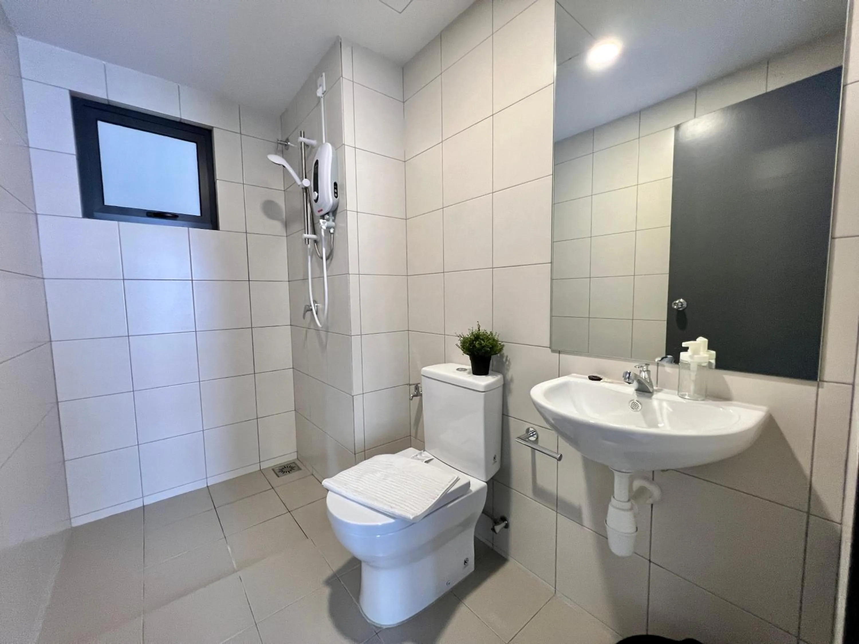 Bathroom in Gaia Residence, Gamuda Gardens Rawang by Sleepy Bear