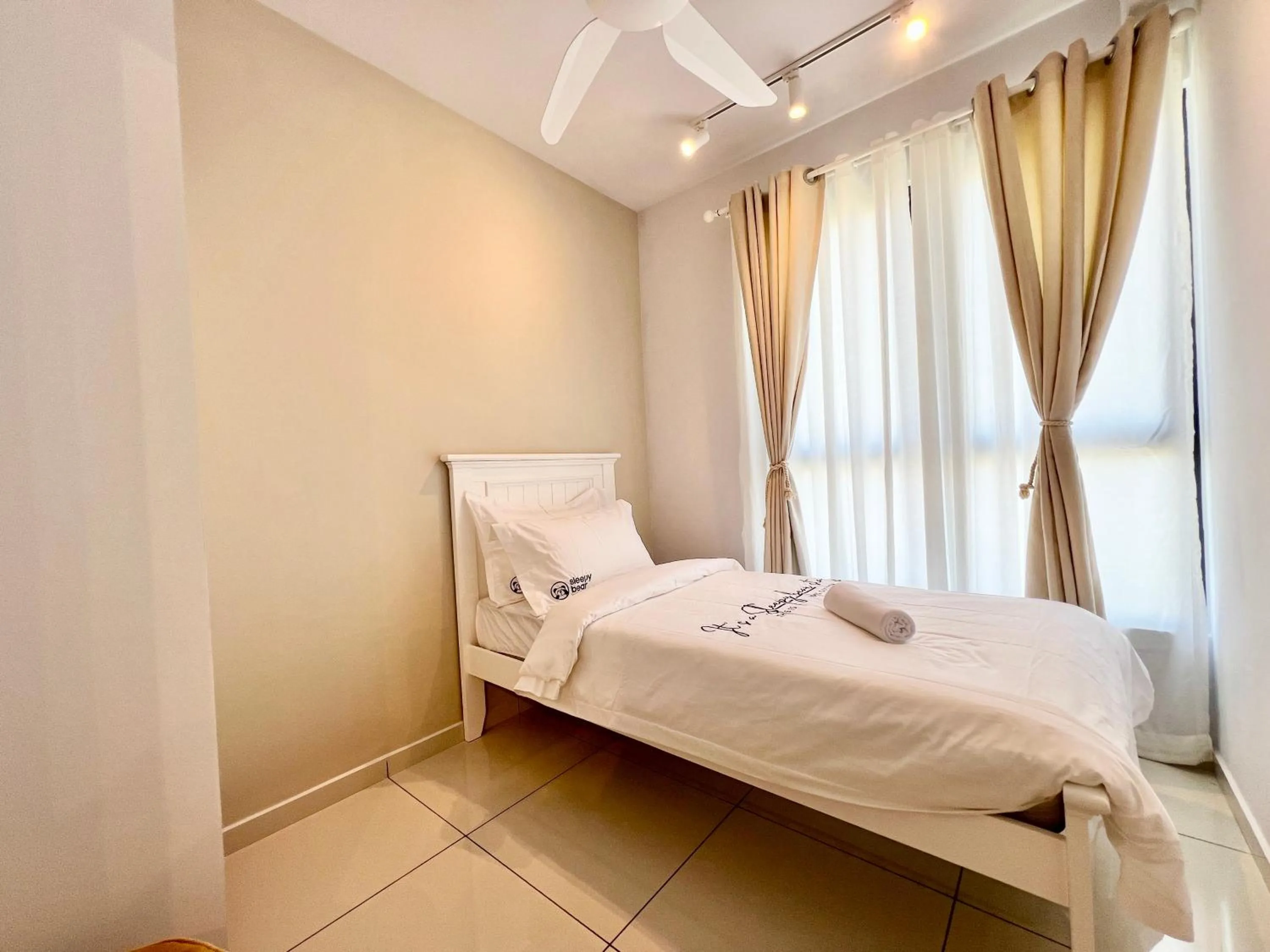 Bed in Gaia Residence, Gamuda Gardens Rawang by Sleepy Bear