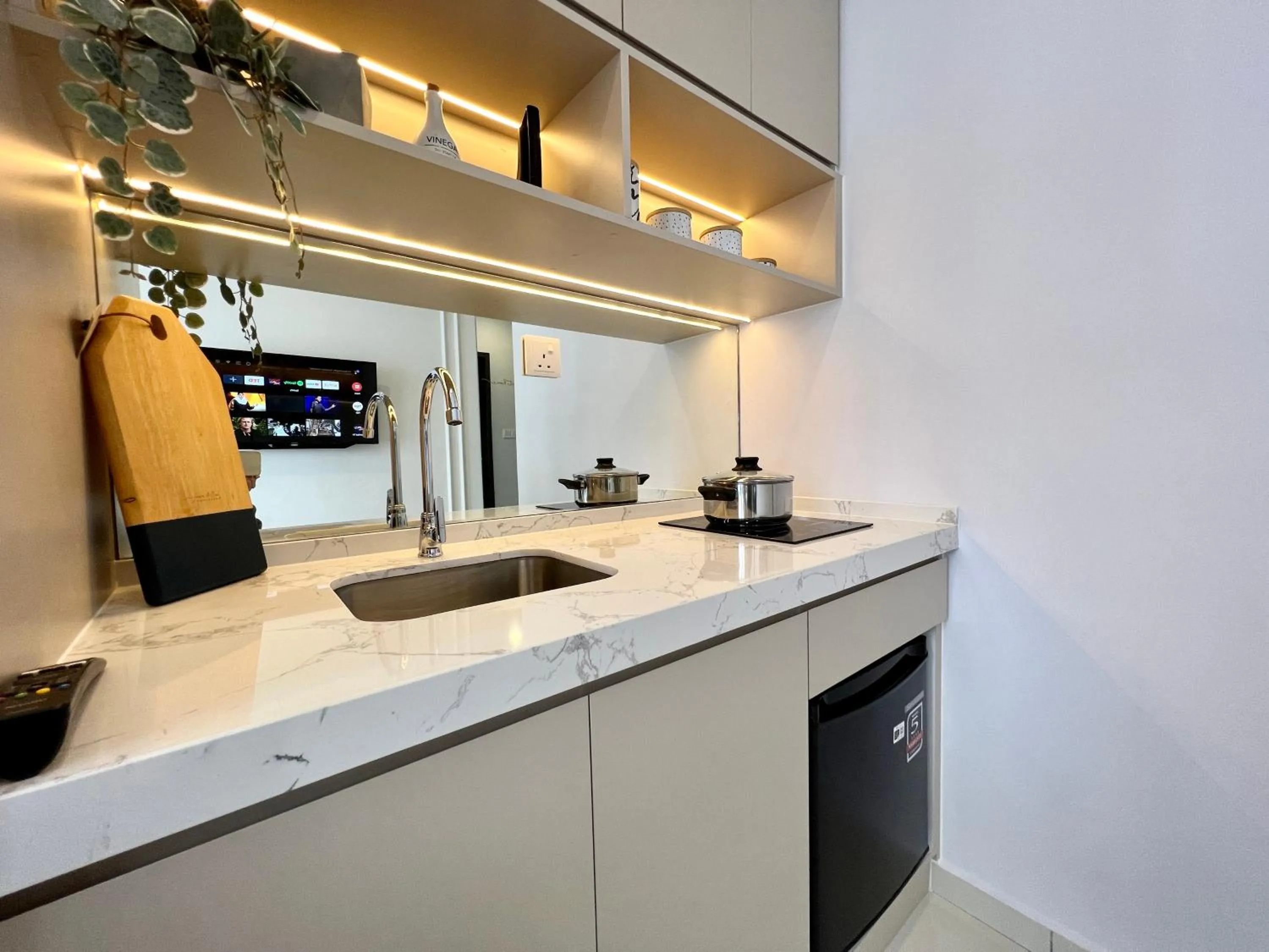 Coffee/tea facilities in Gaia Residence, Gamuda Gardens Rawang by Sleepy Bear