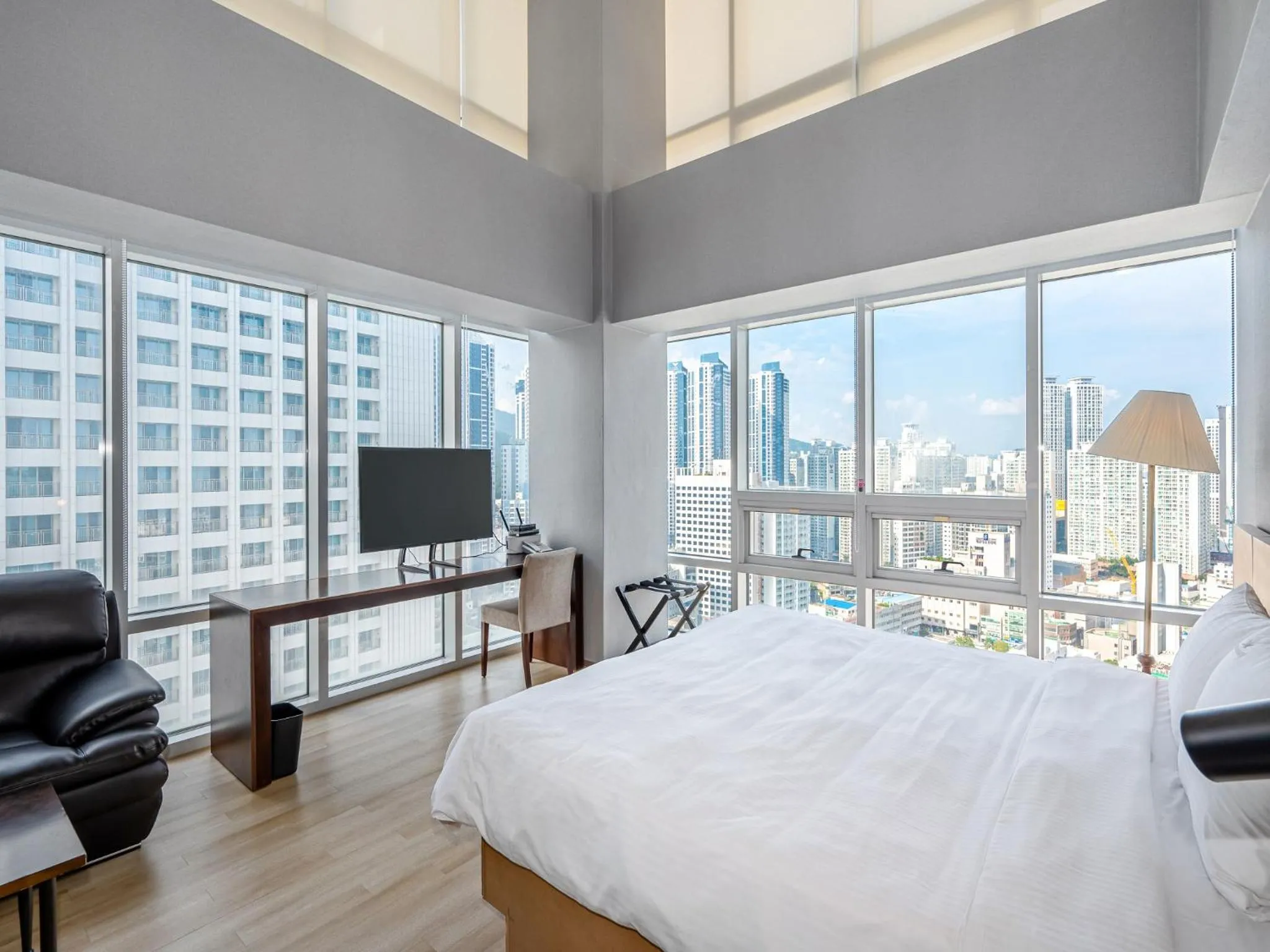 Area and facilities, Bed in Haeundae Seacloud Hotel Residence